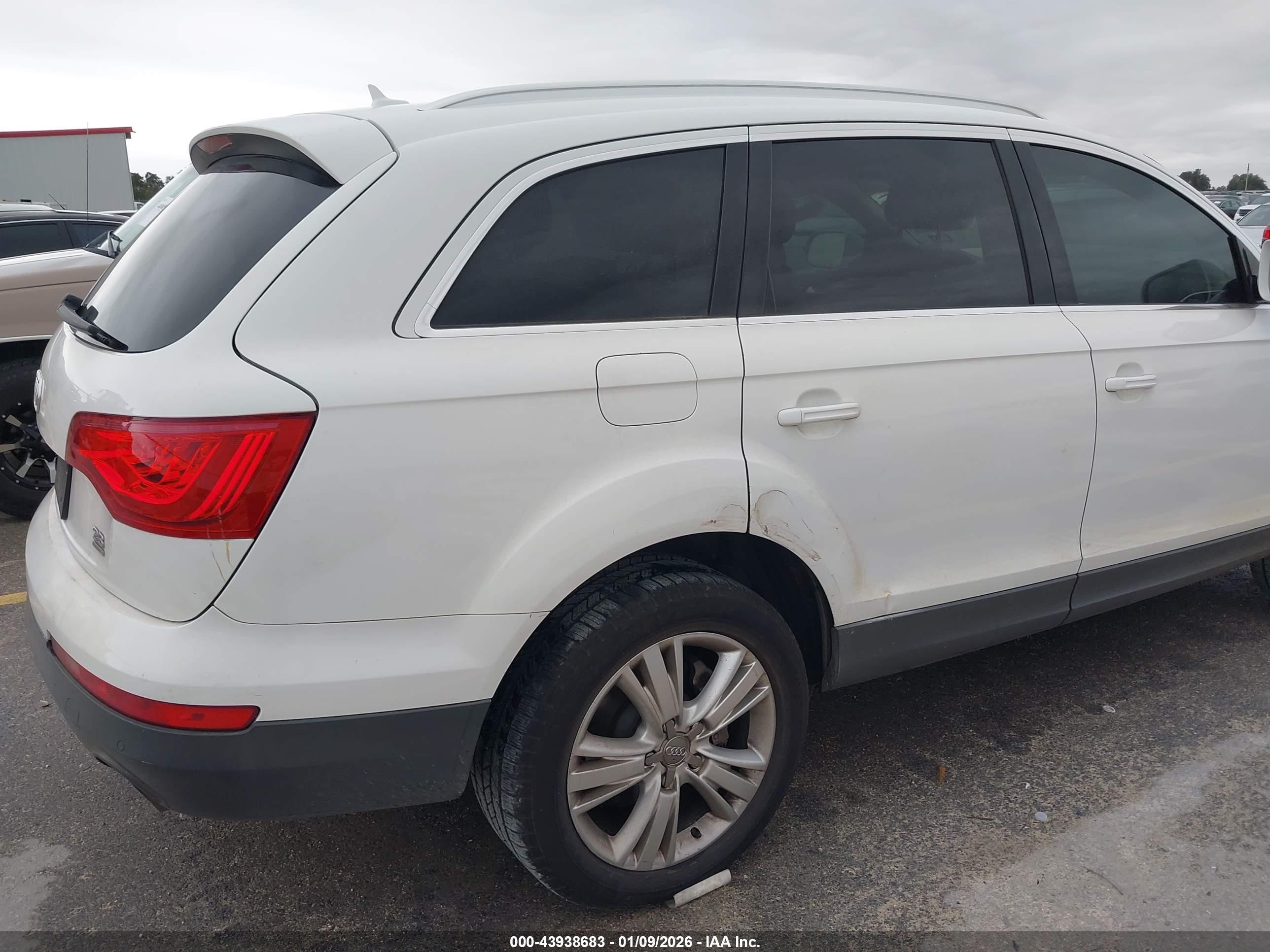 AUDI Q7 image 6
