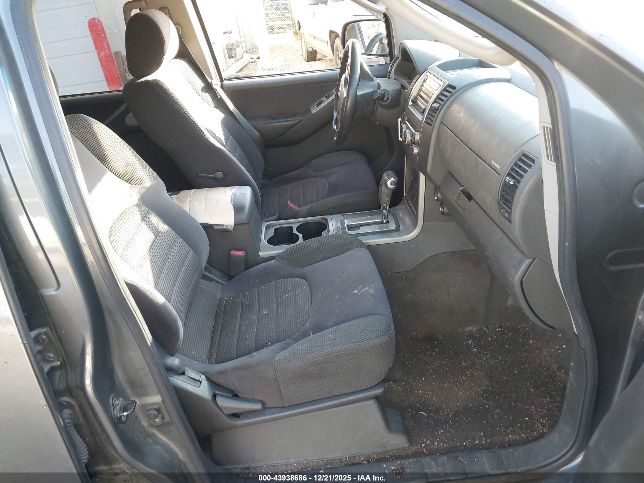 NISSAN PATHFINDER image 5