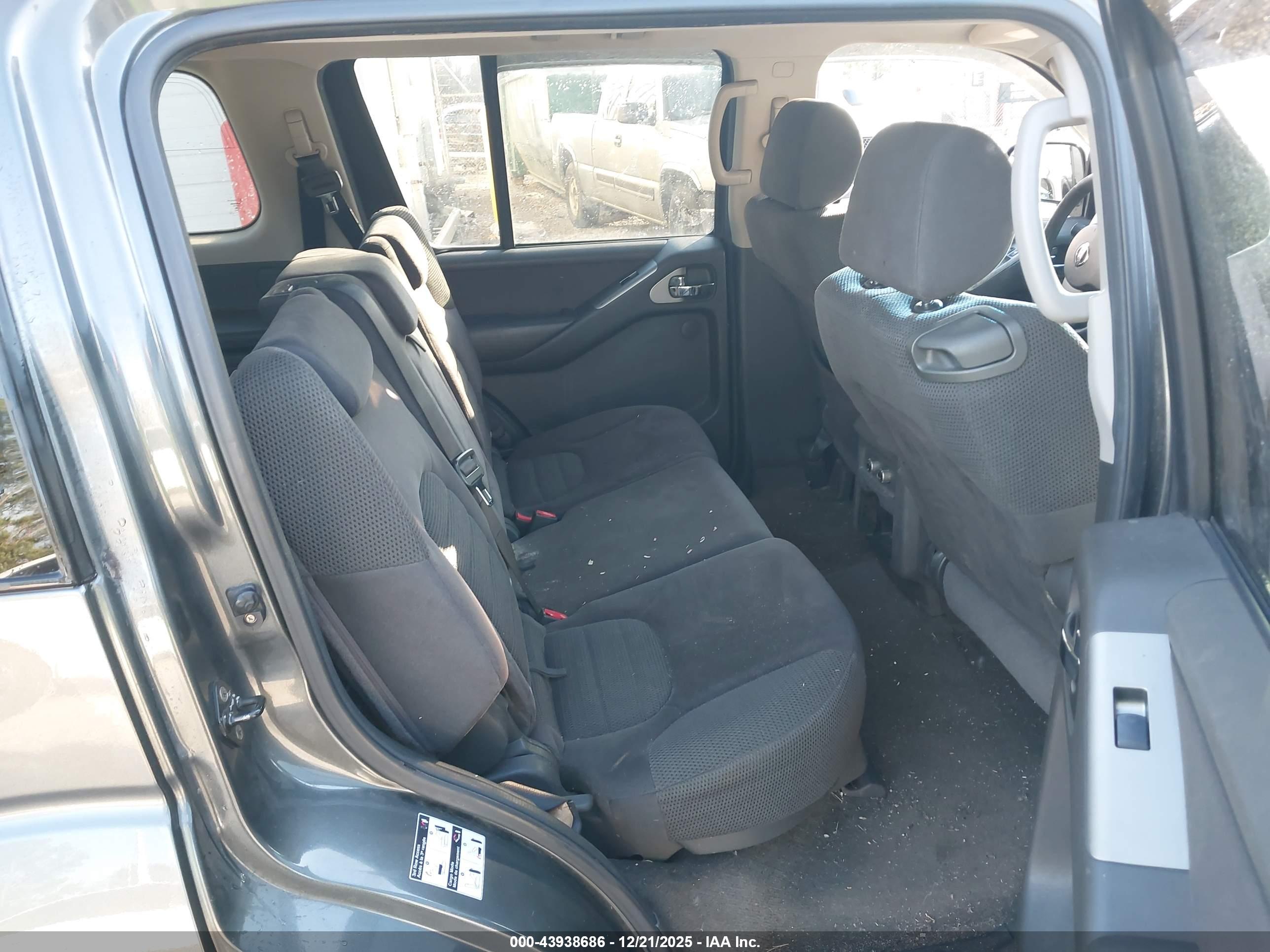 NISSAN PATHFINDER image 8