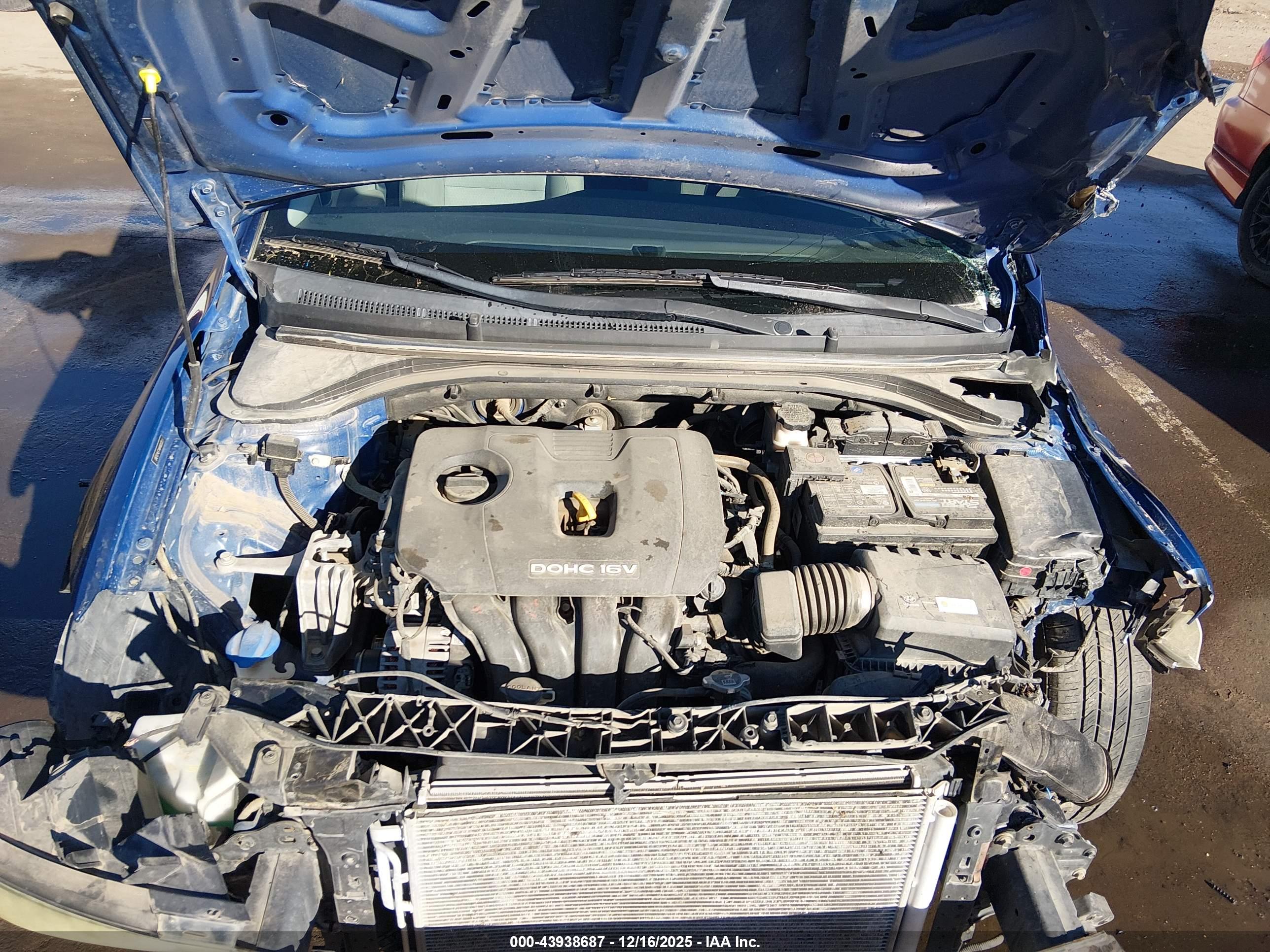 HYUNDAI ELANTRA image 10