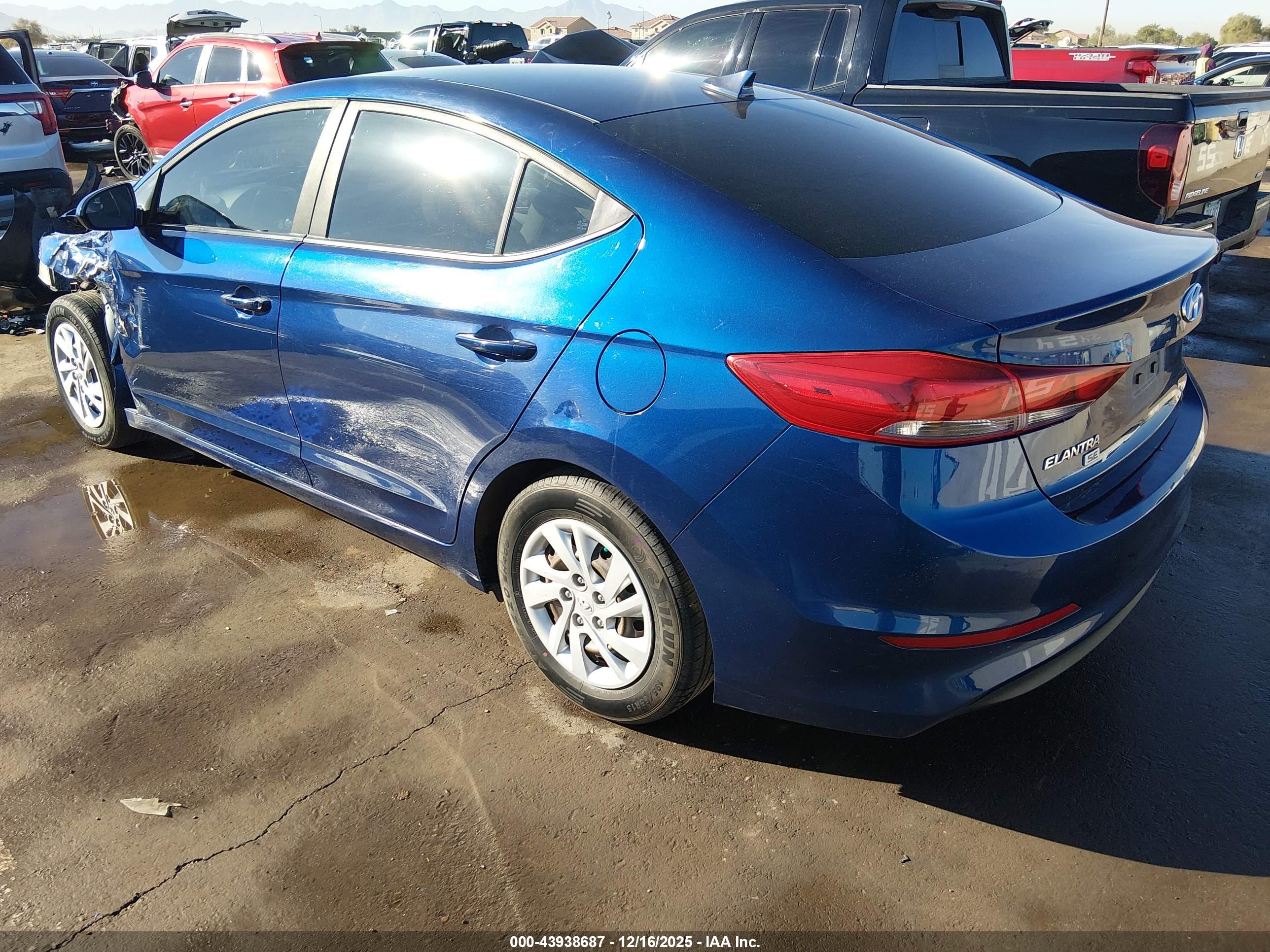 HYUNDAI ELANTRA image 3
