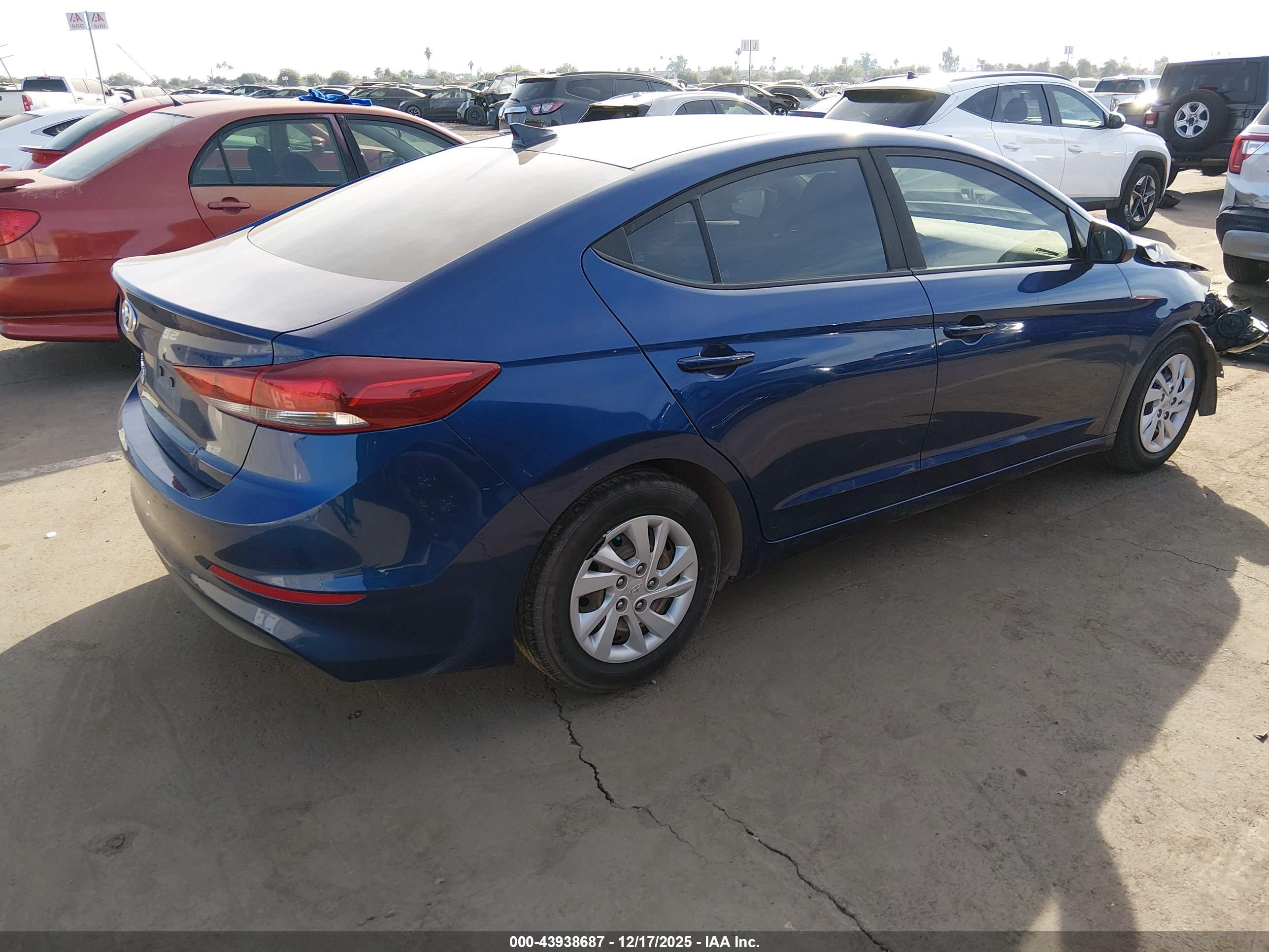 HYUNDAI ELANTRA image 4