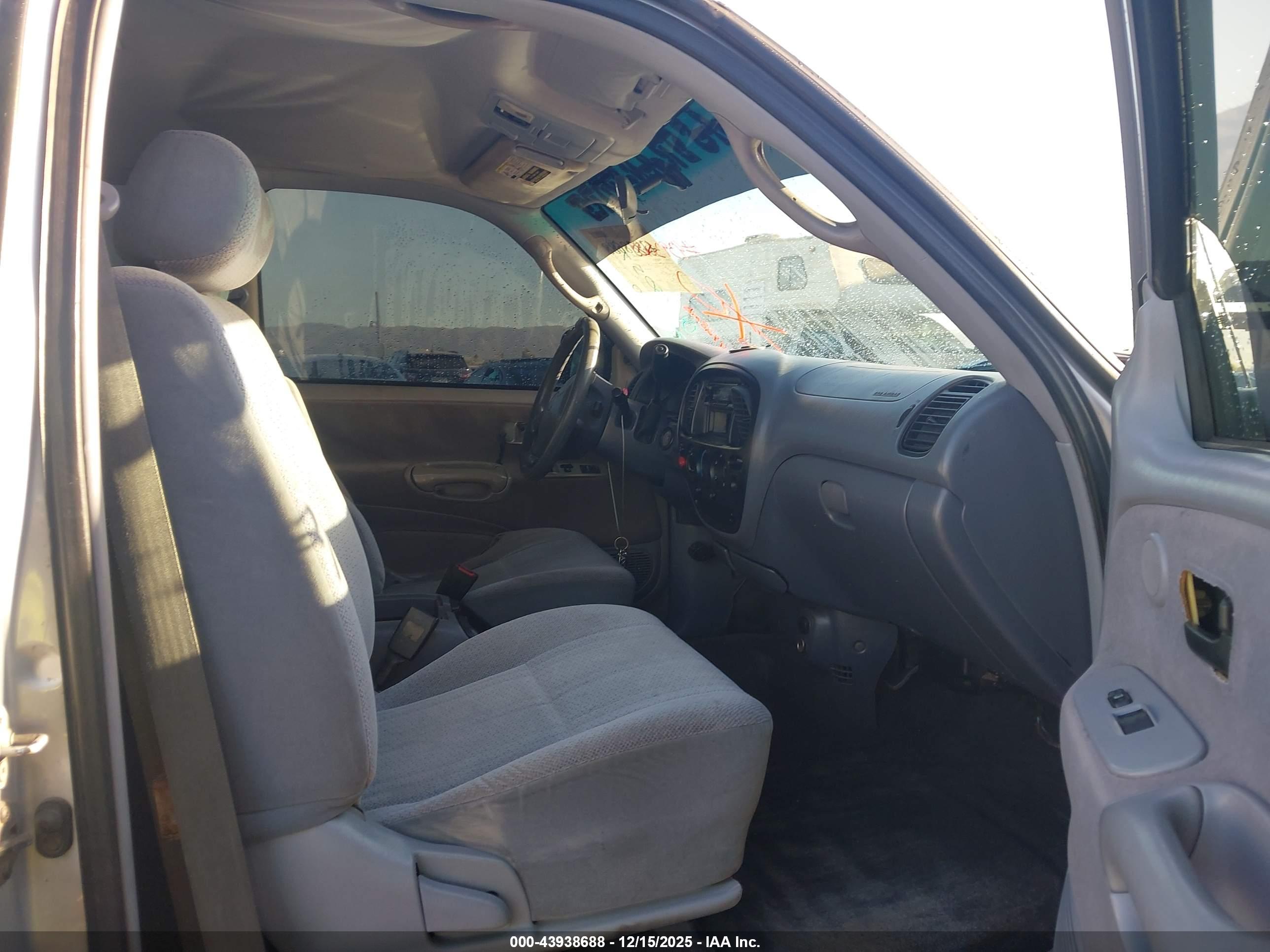 TOYOTA TUNDRA image 5