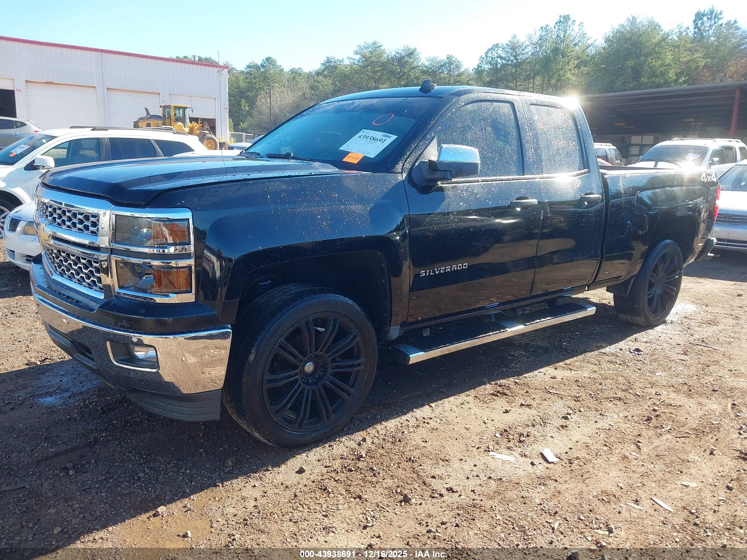 CHEVROLET SILVERADO image 2