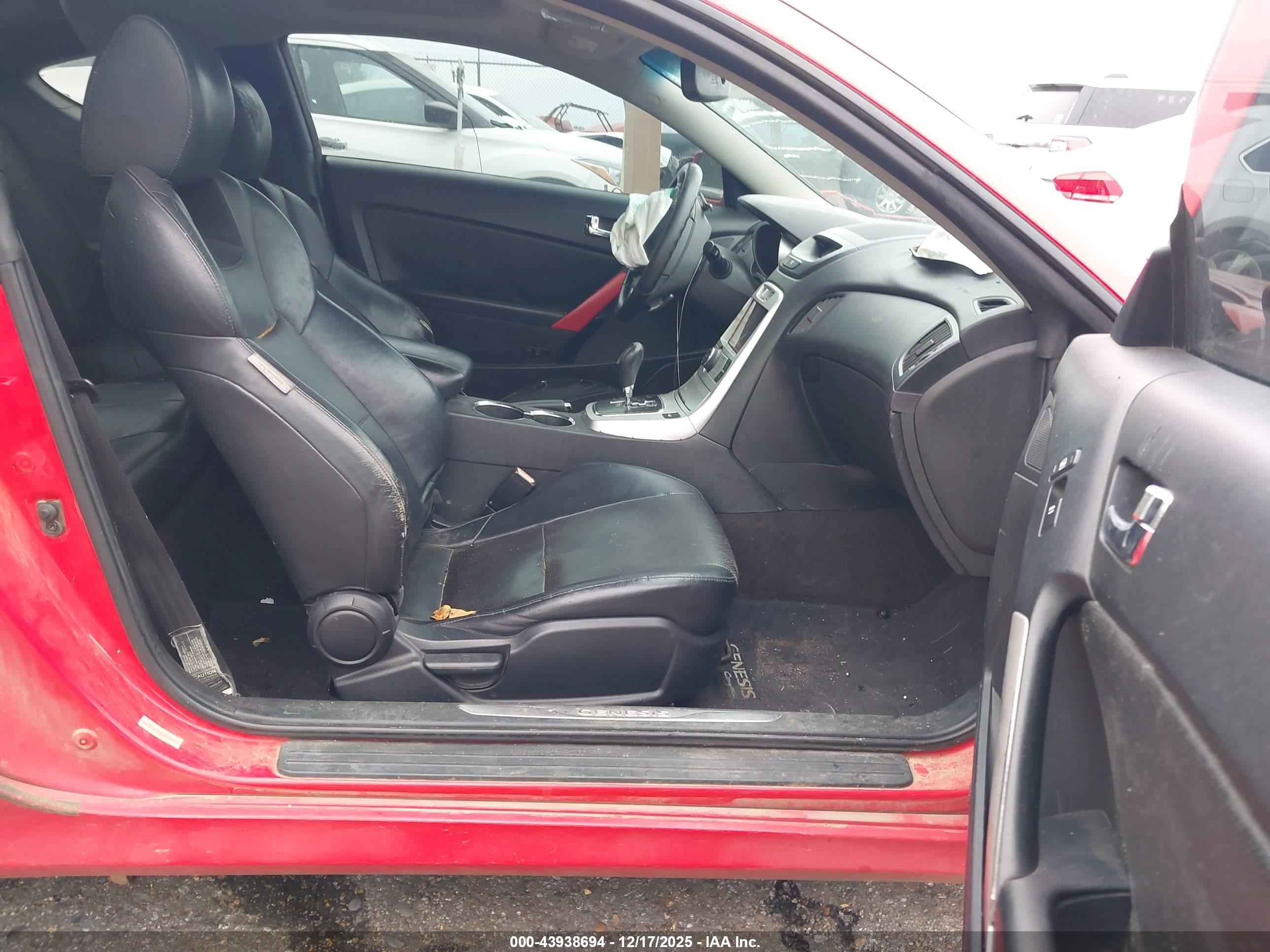 HYUNDAI GENESIS image 5