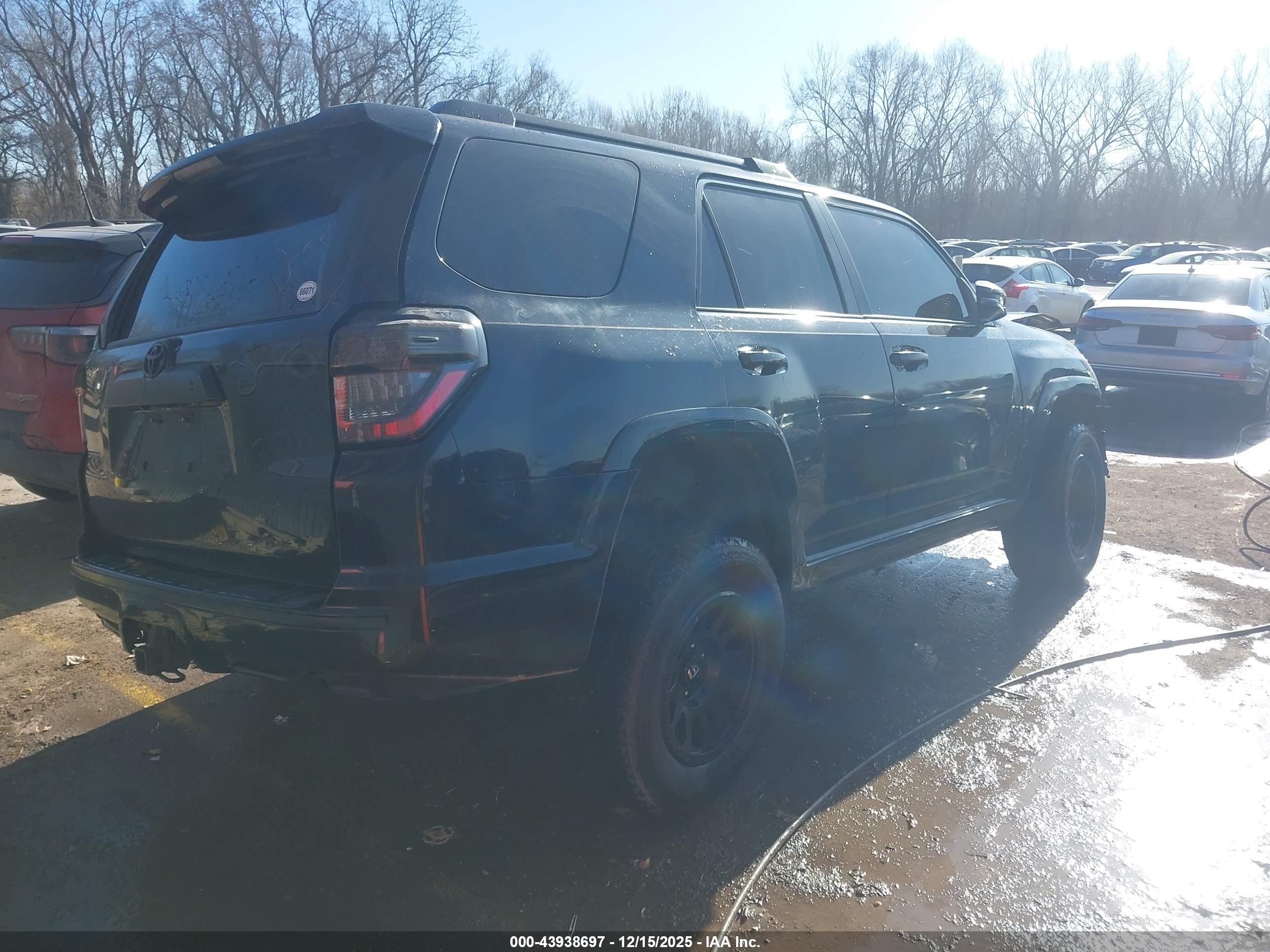 TOYOTA 4RUNNER image 4