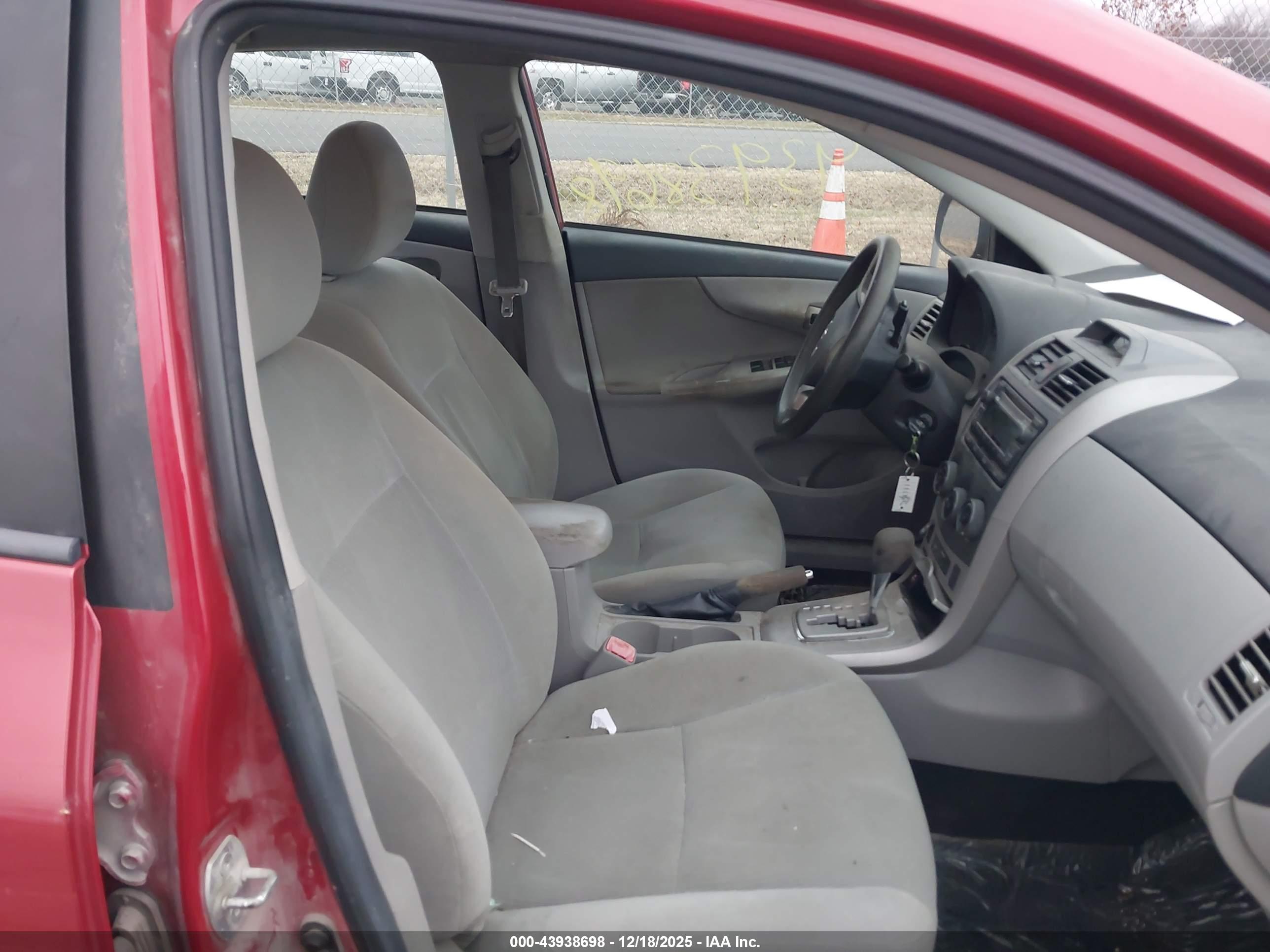TOYOTA COROLLA image 5