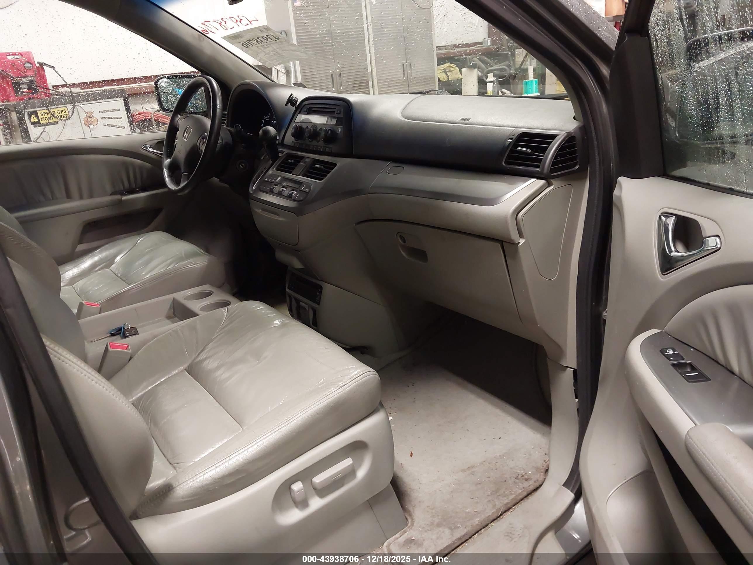 HONDA ODYSSEY image 5