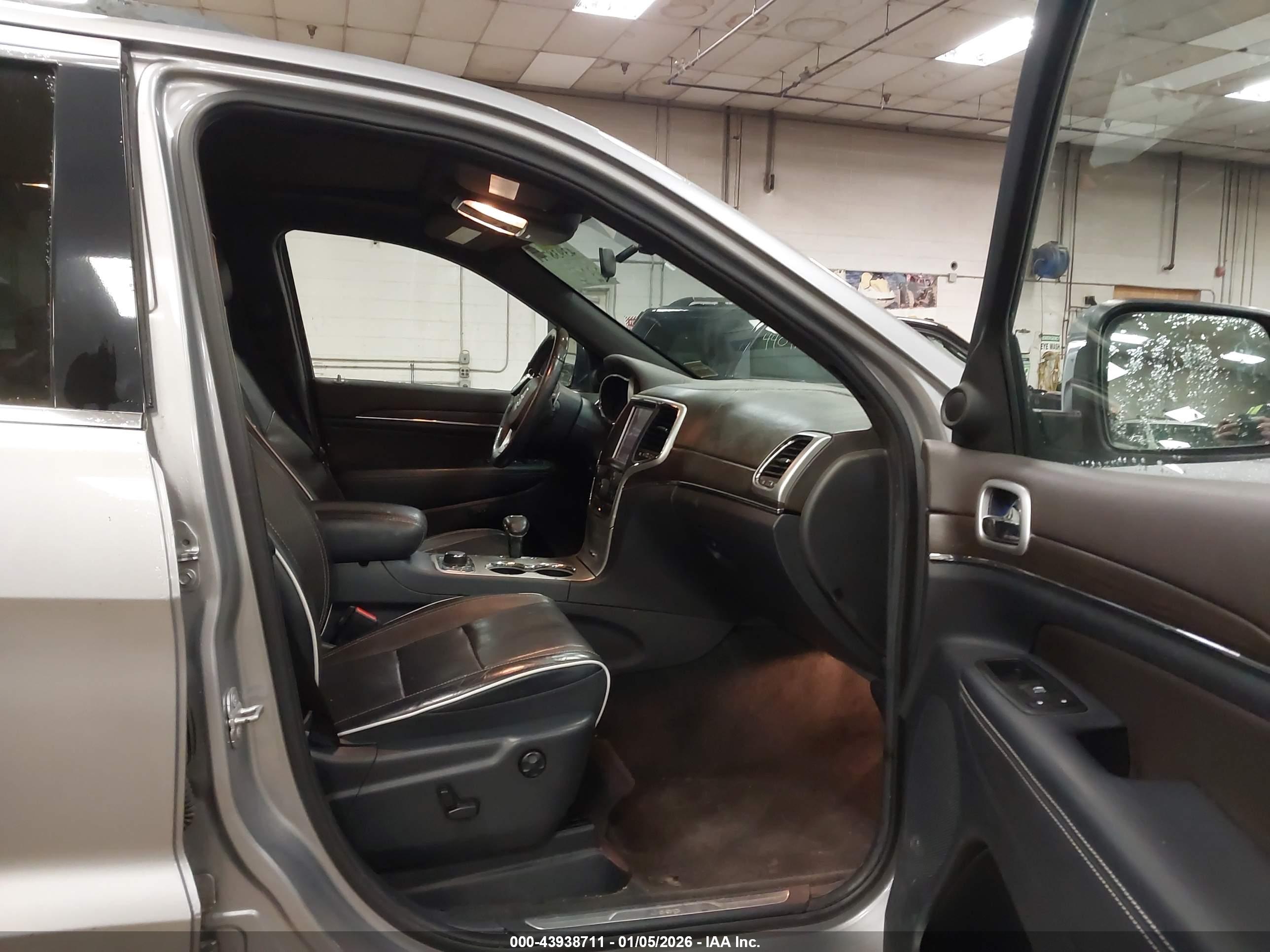 JEEP GRAND image 5
