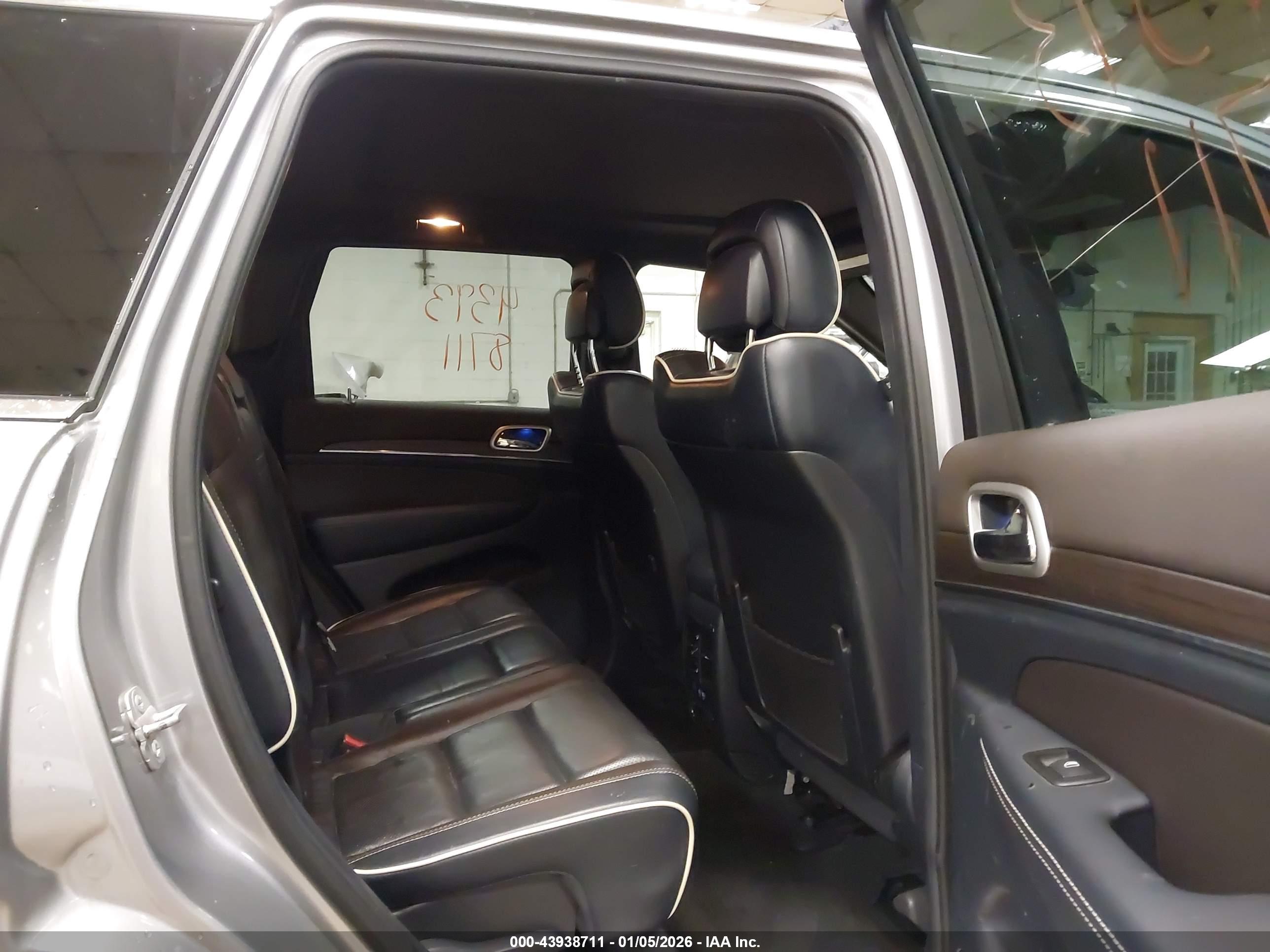 JEEP GRAND image 8