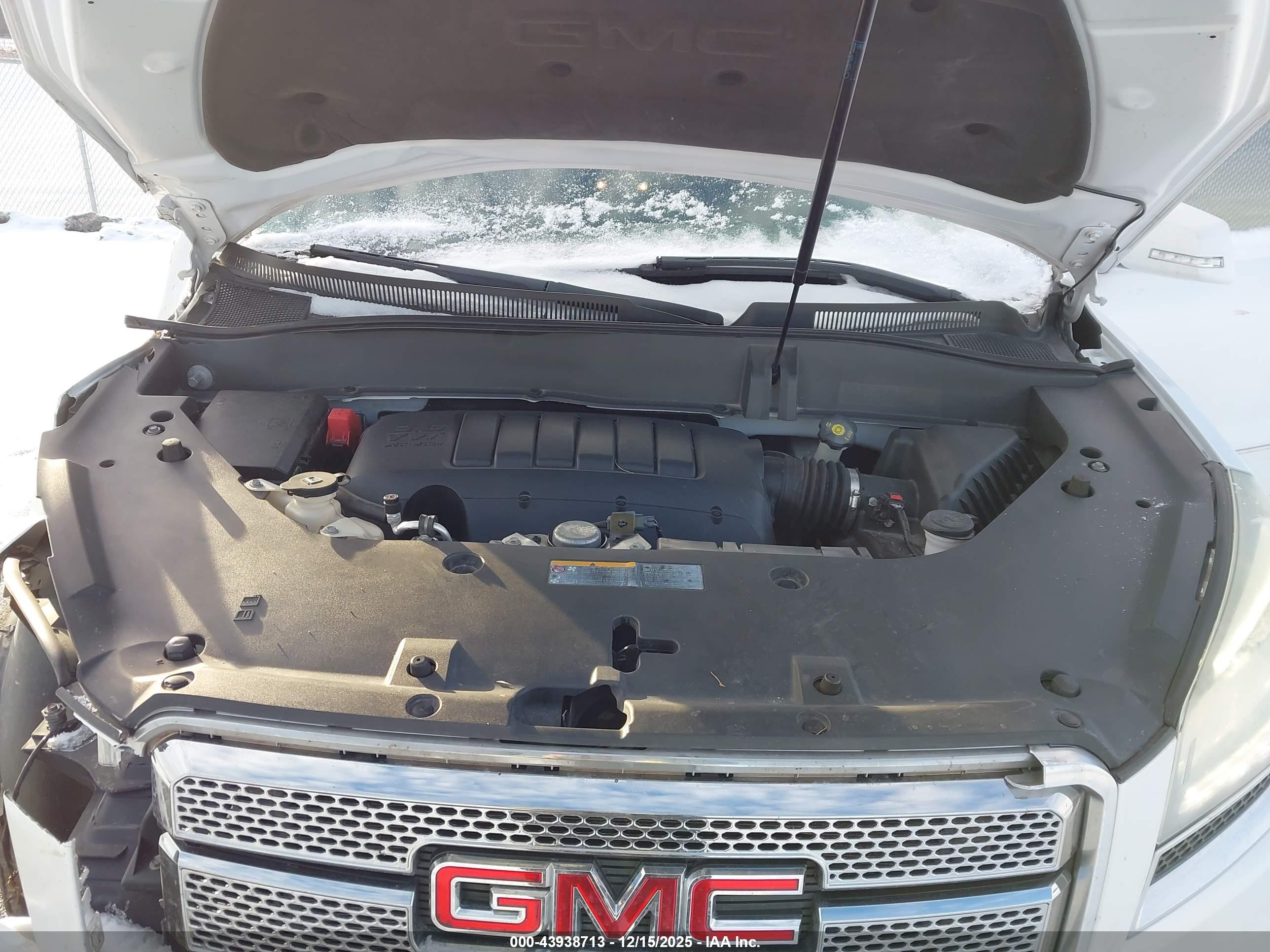 GMC ACADIA image 10