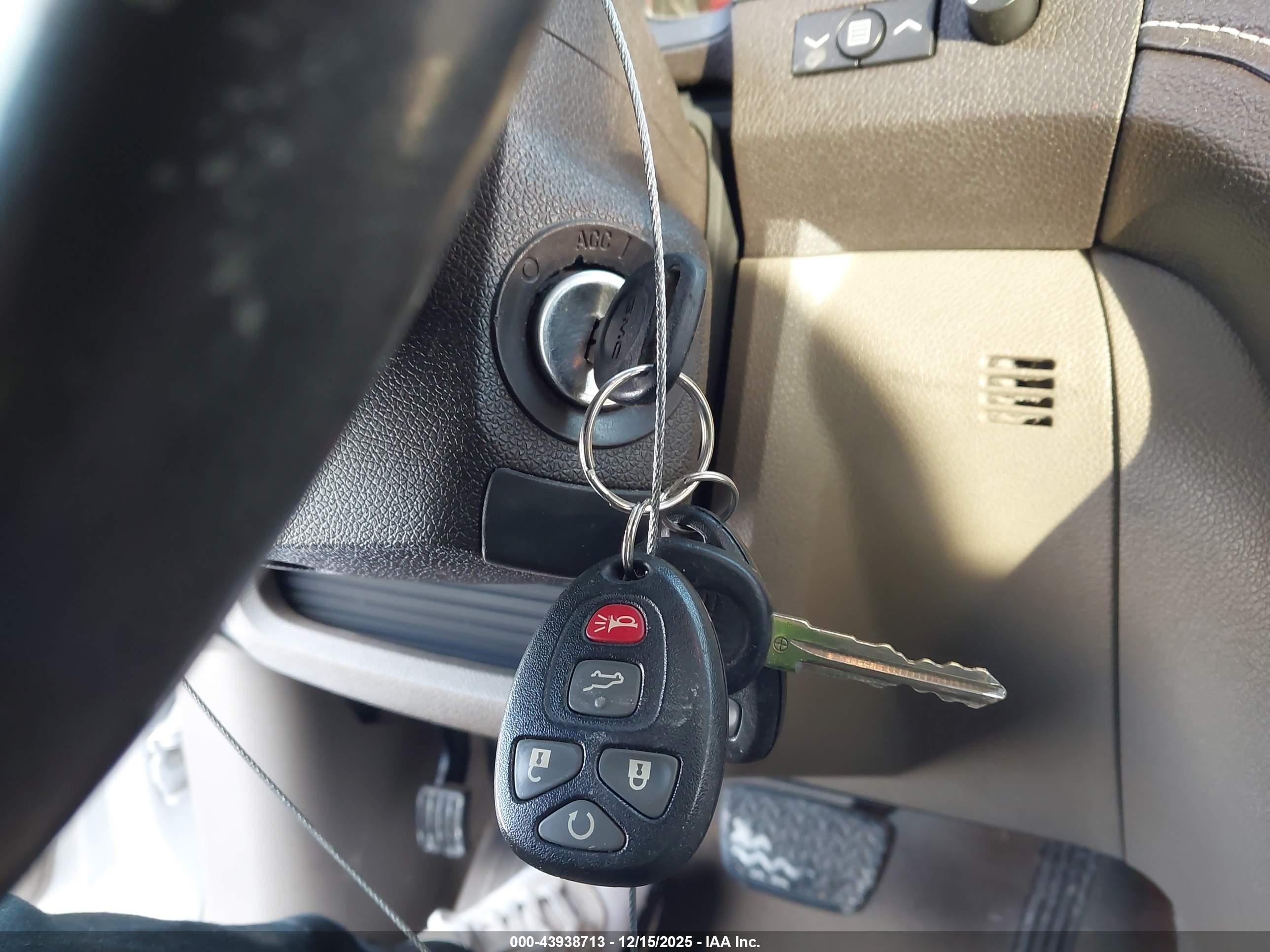 GMC ACADIA image 11