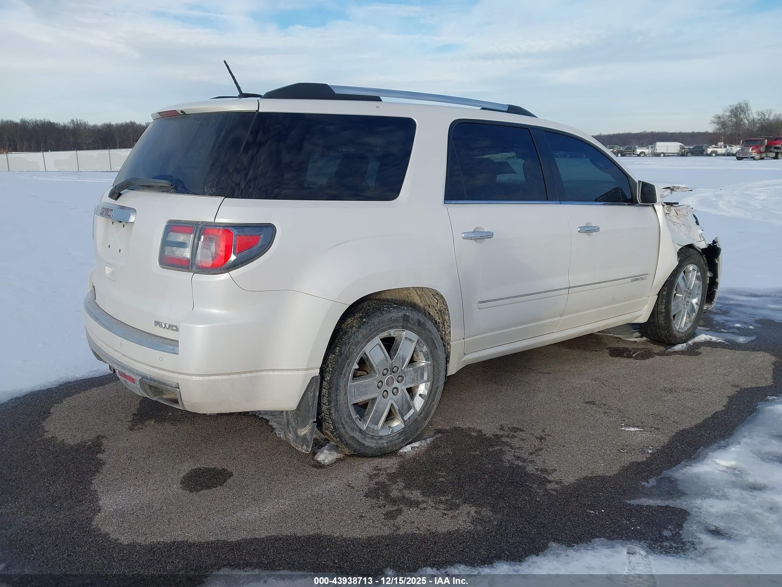 GMC ACADIA image 4