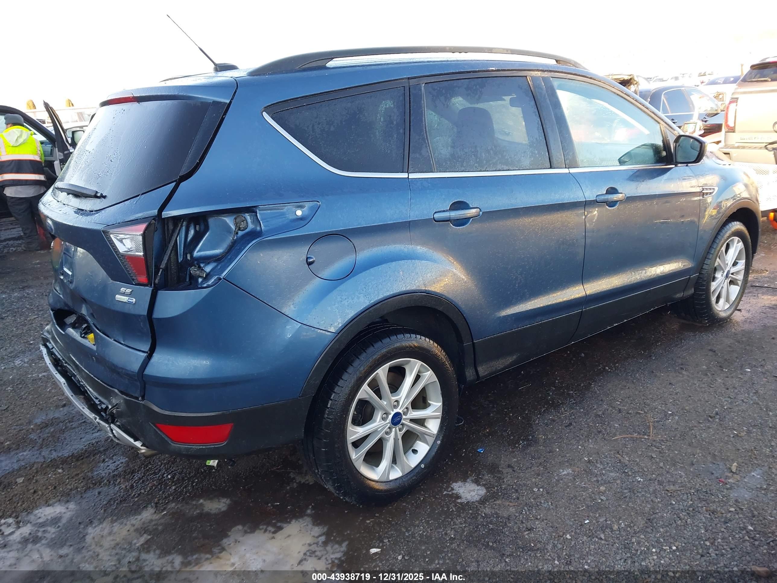 FORD ESCAPE image 4