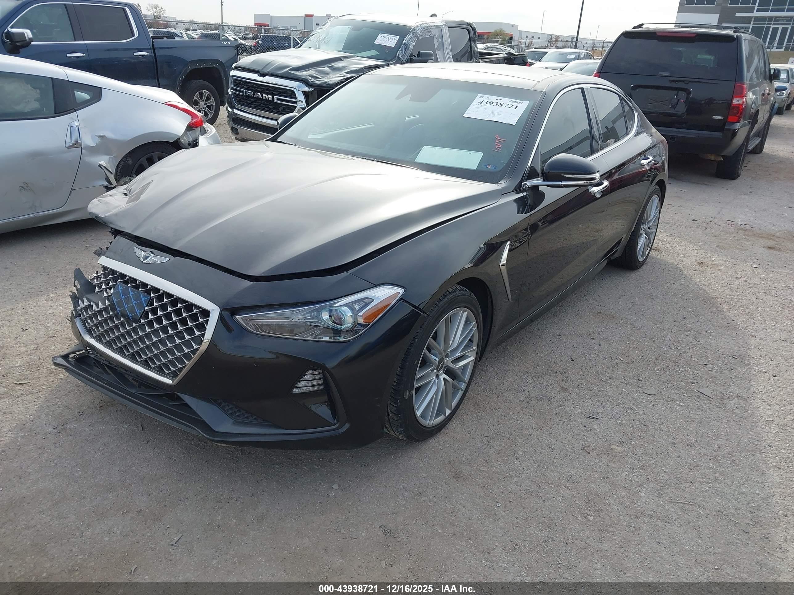 GENESIS G70 image 2