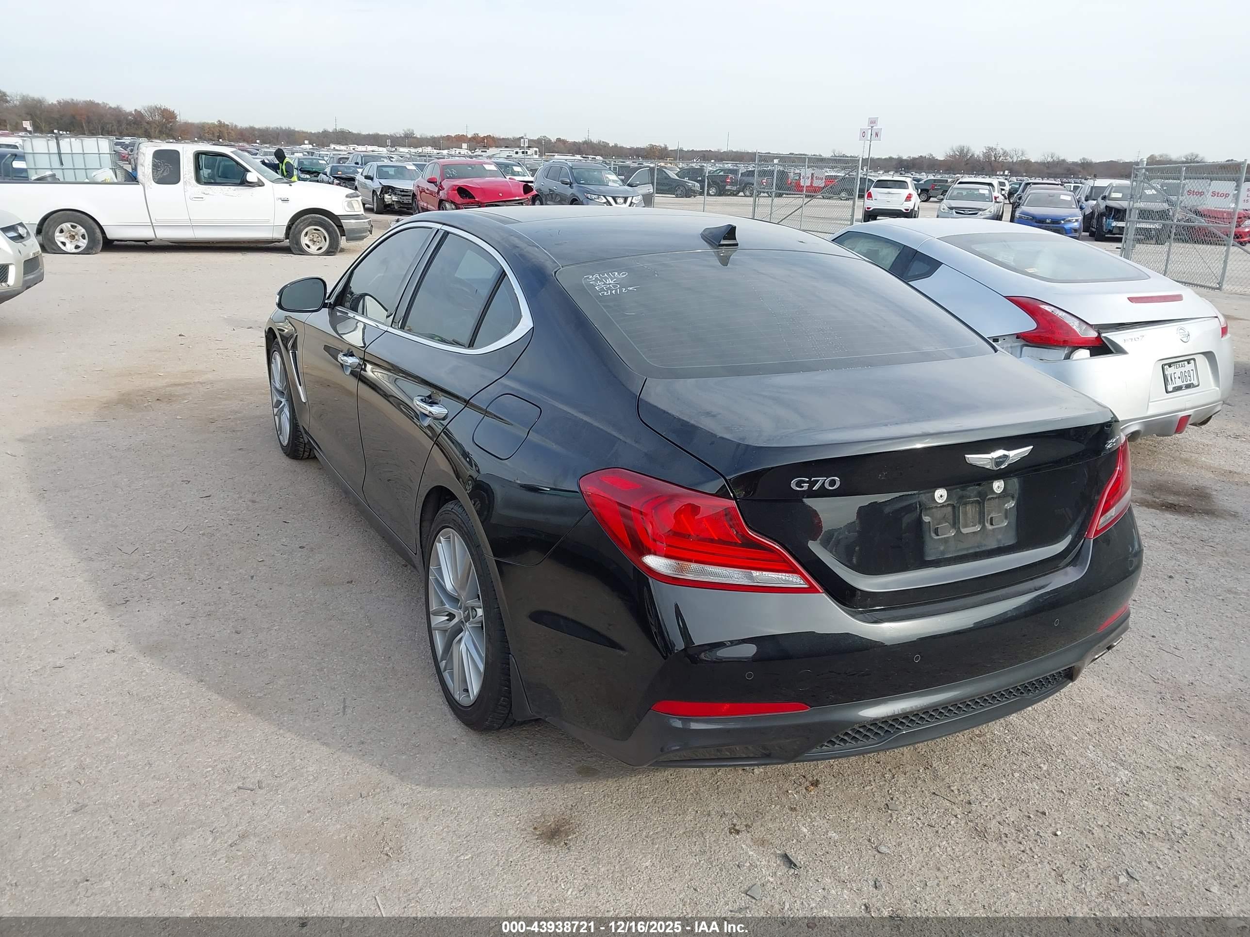 GENESIS G70 image 3