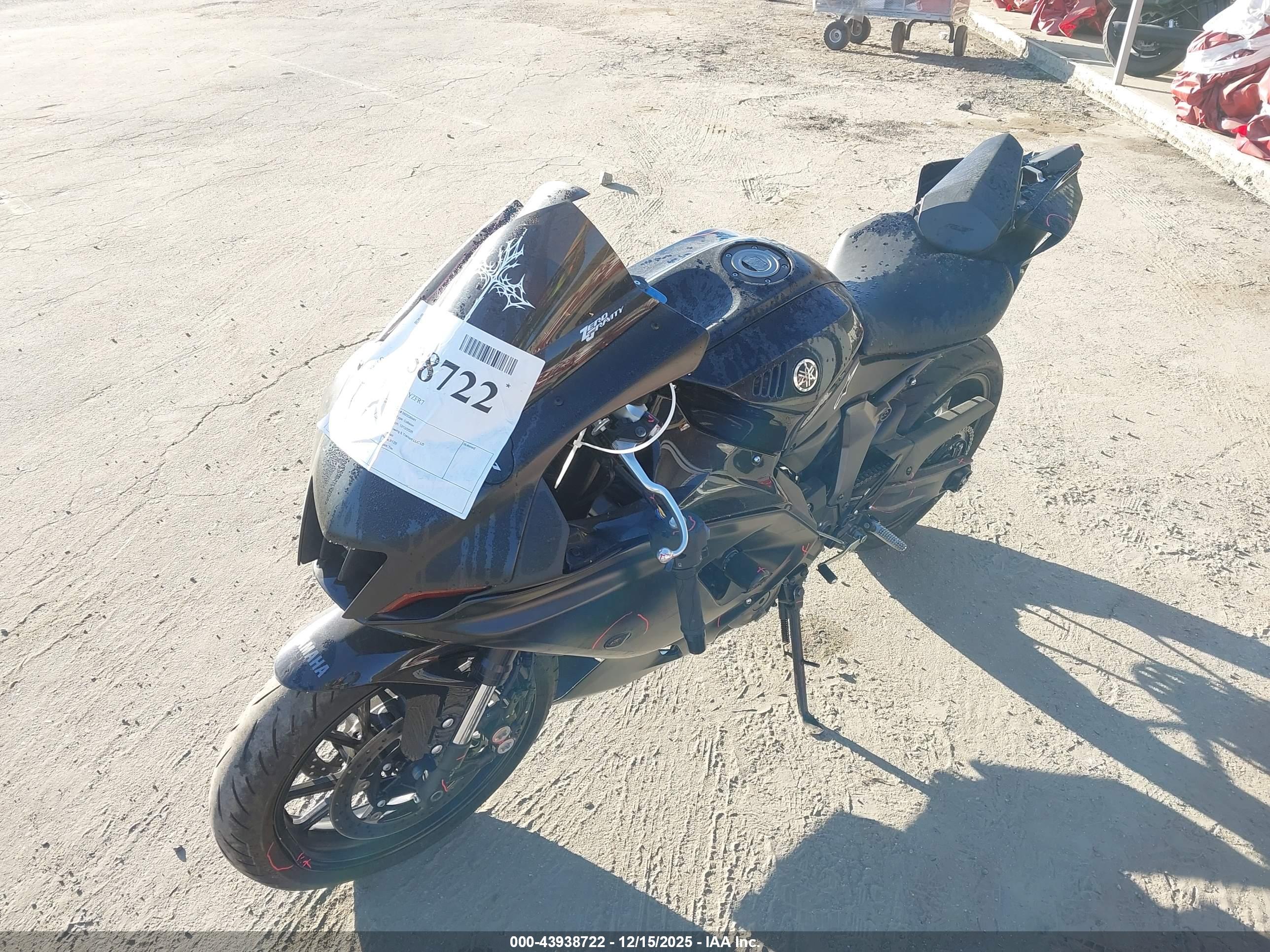 YAMAHA YZFR7 image 2
