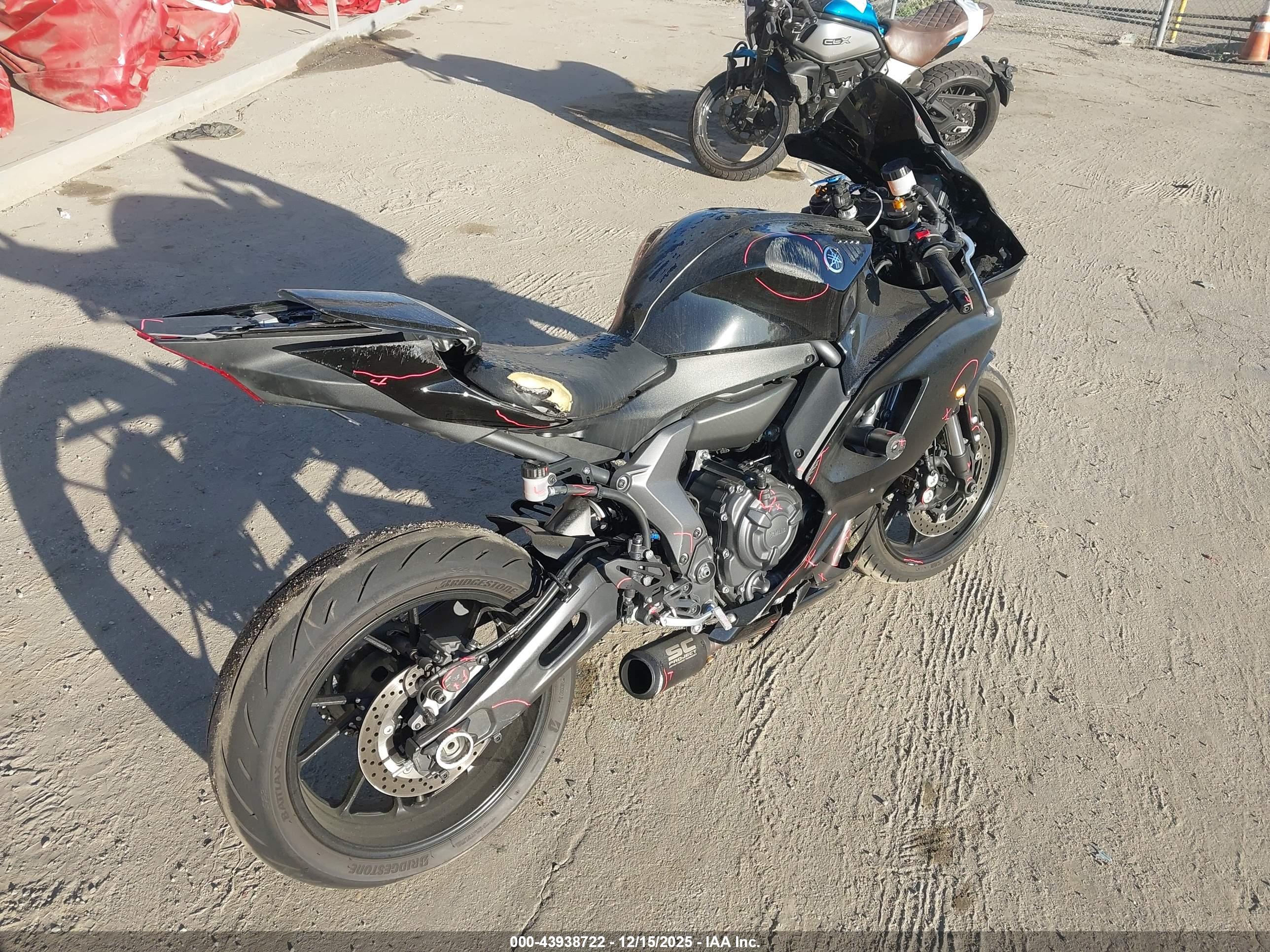 YAMAHA YZFR7 image 4
