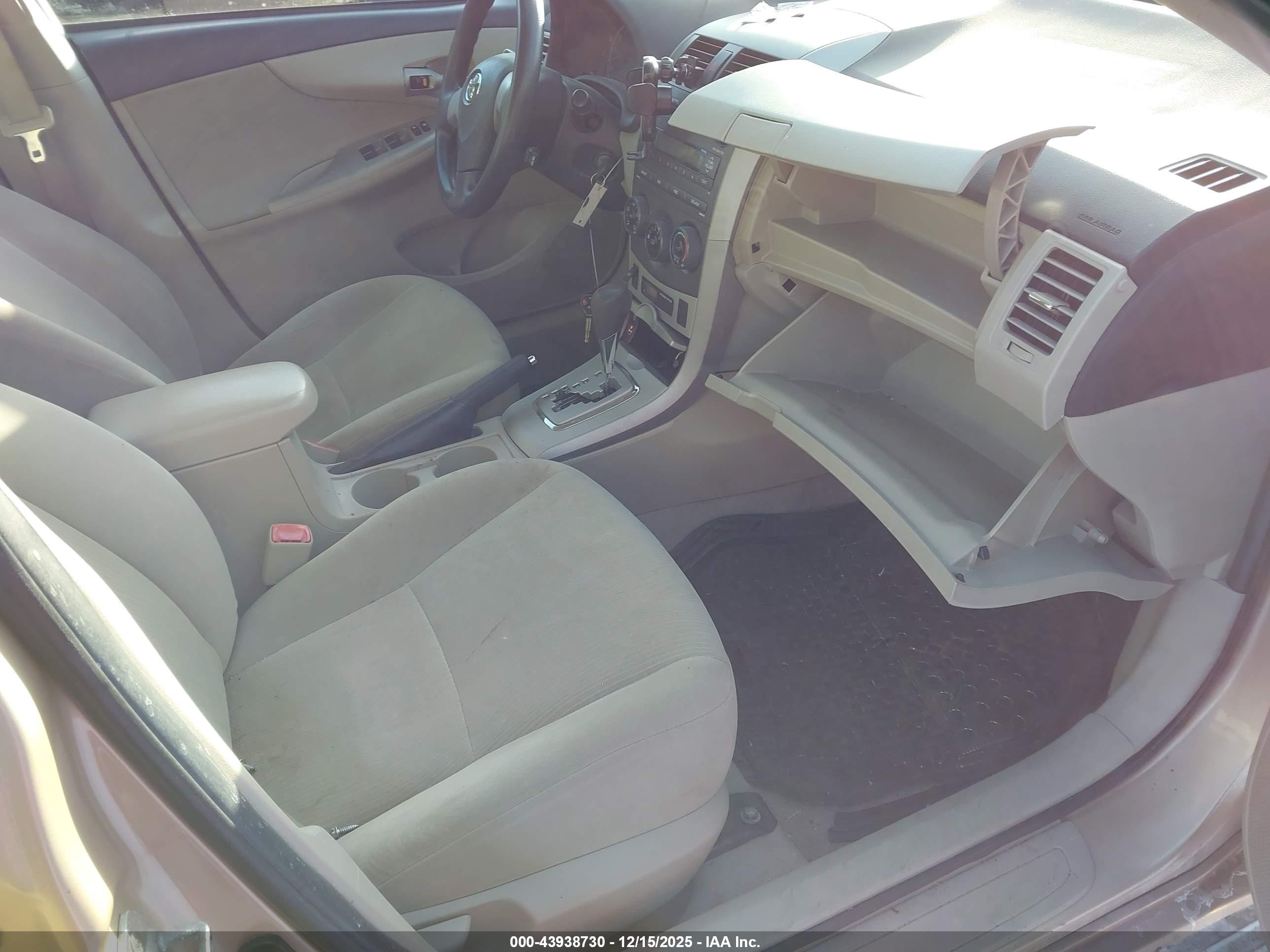 TOYOTA COROLLA image 5
