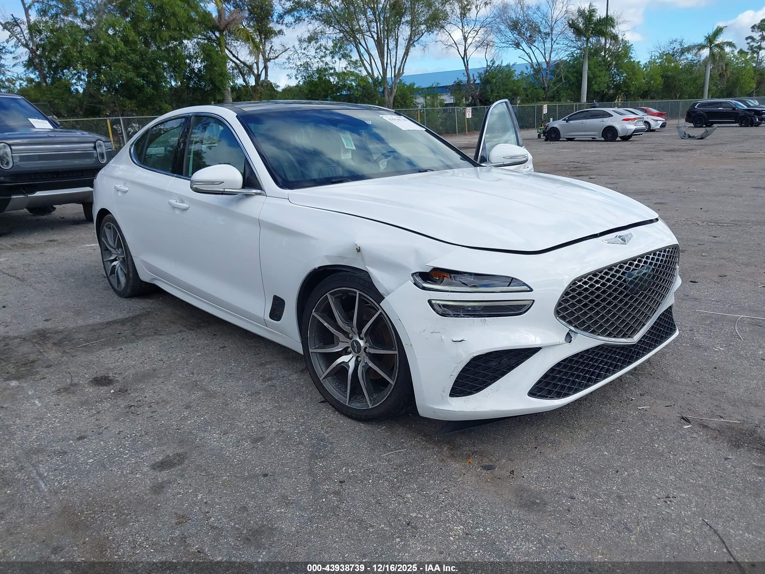 GENESIS G70 image 6