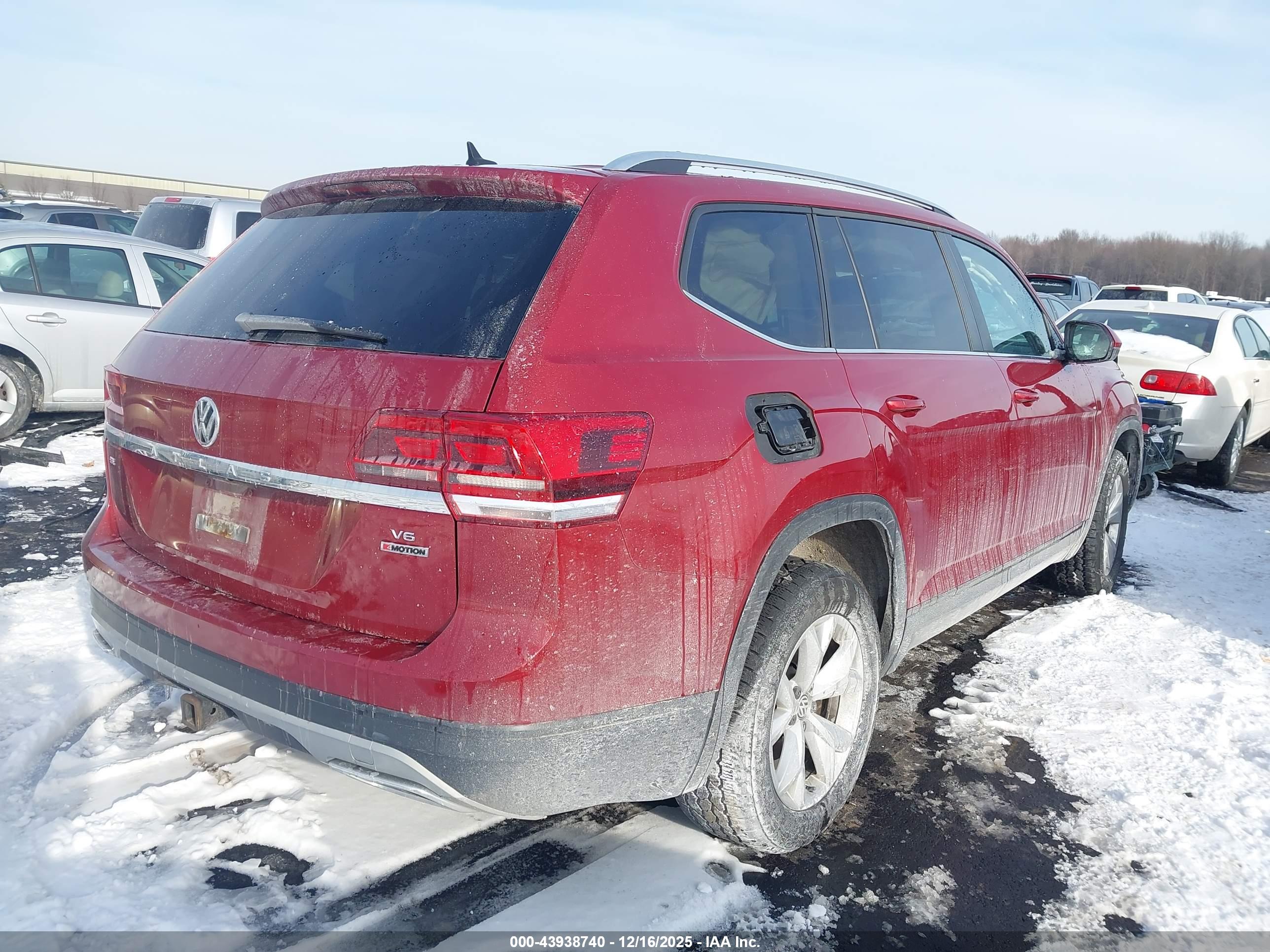 VOLKSWAGEN ATLAS image 4