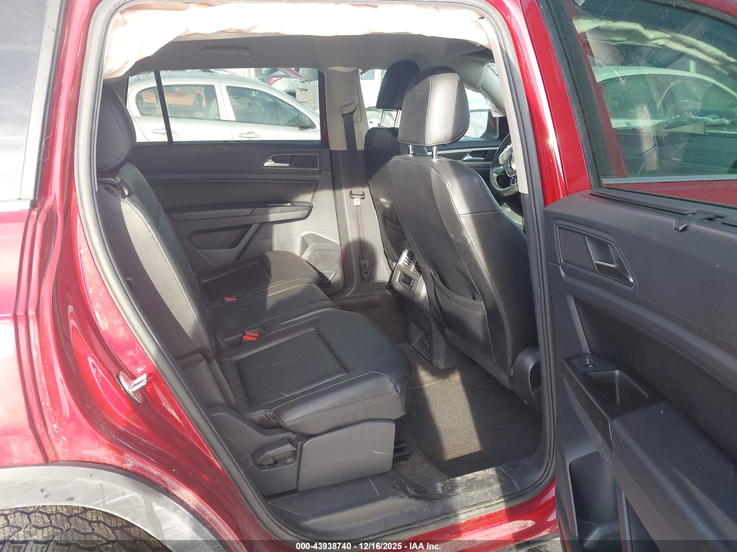 VOLKSWAGEN ATLAS image 8