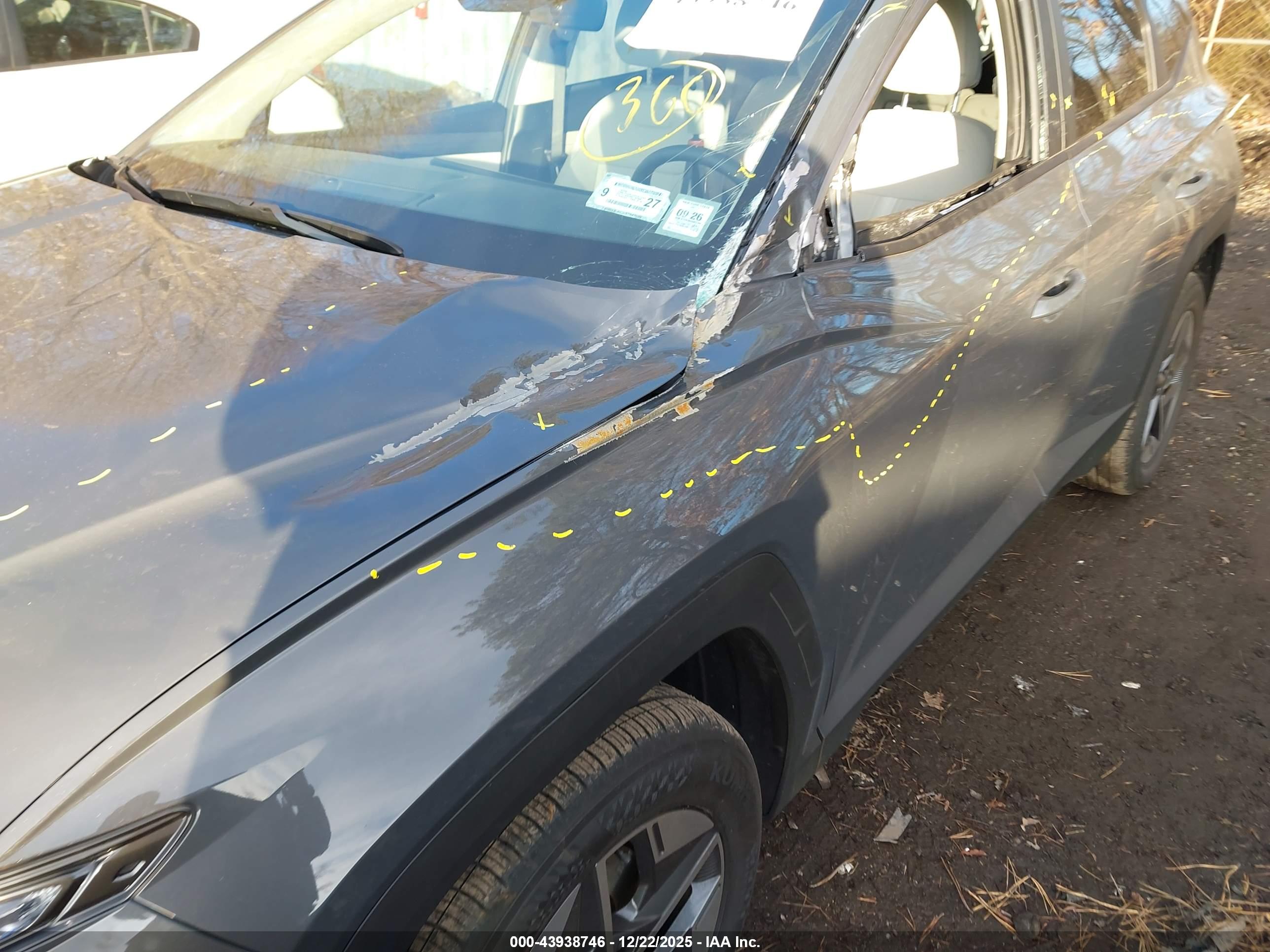 HYUNDAI TUCSON image 6