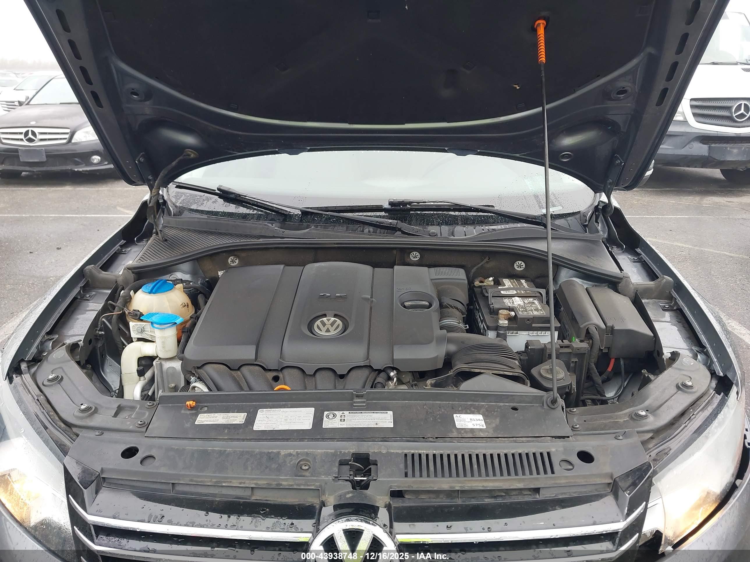 VOLKSWAGEN PASSAT image 10