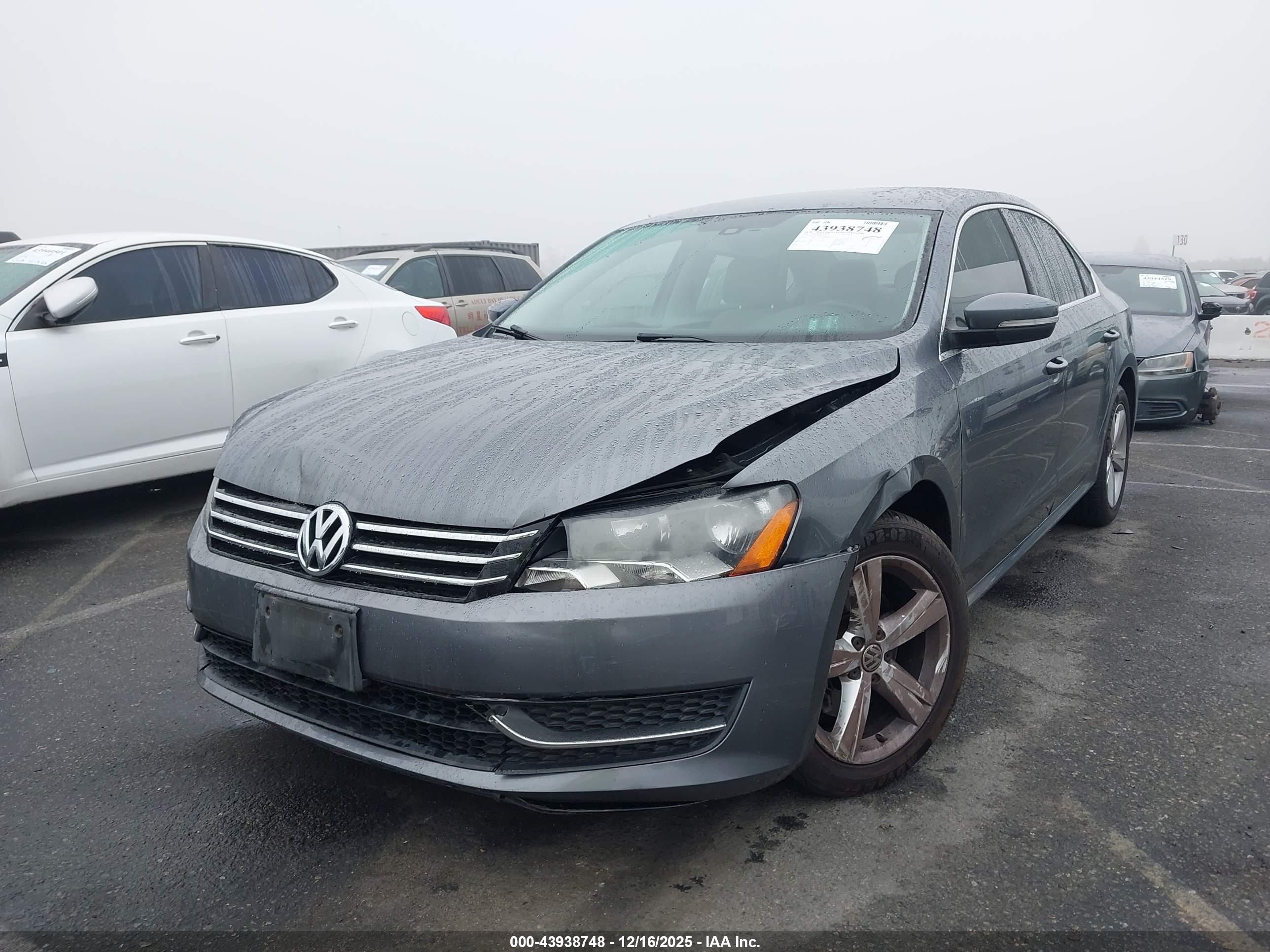 VOLKSWAGEN PASSAT image 2