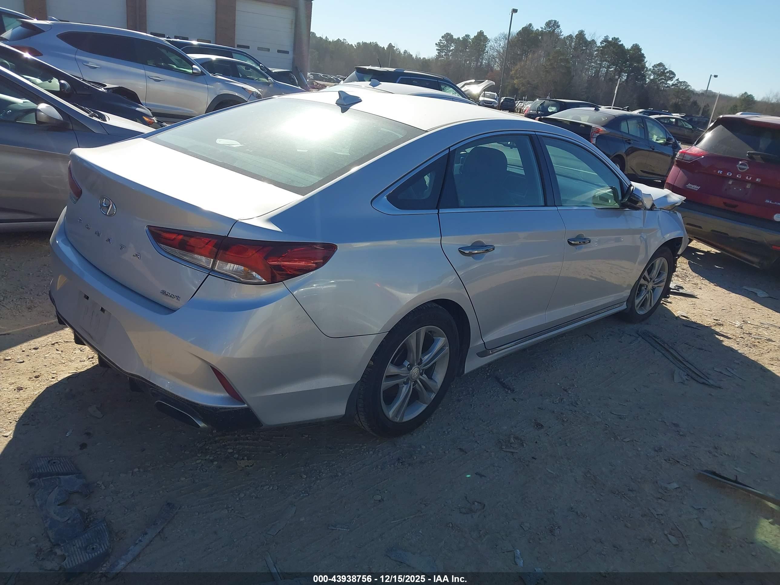 HYUNDAI SONATA image 4