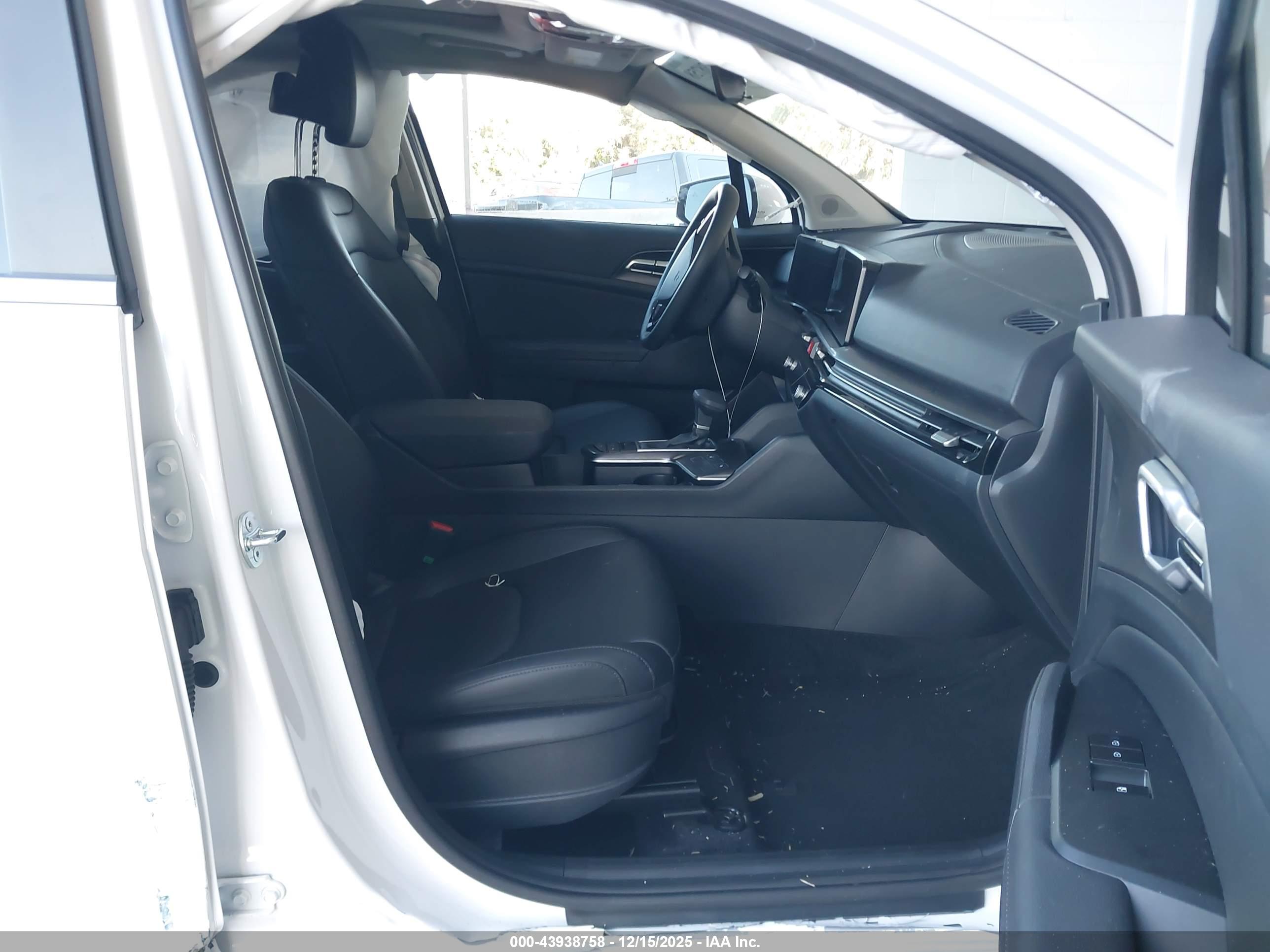 KIA SPORTAGE image 5