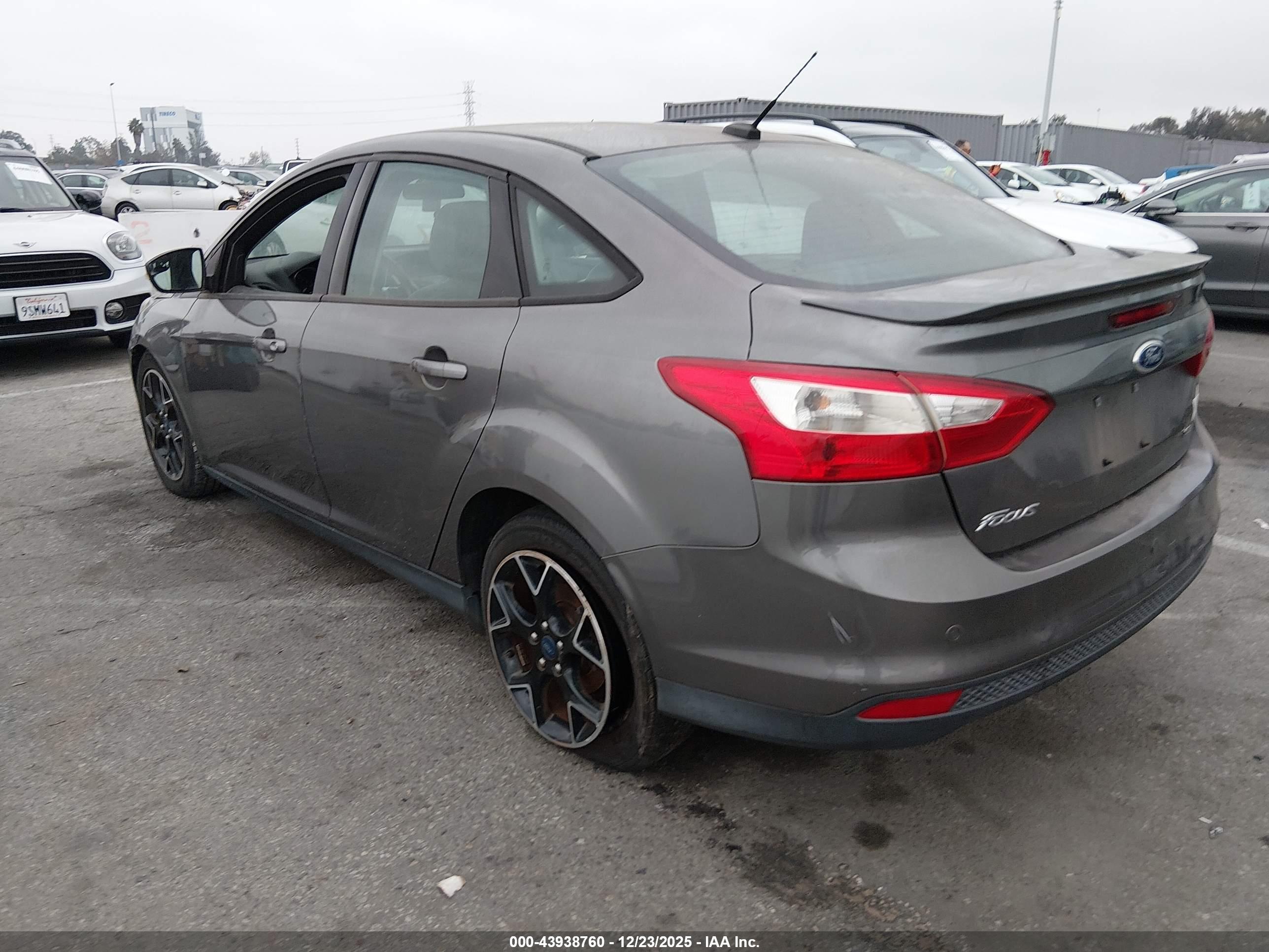 FORD FOCUS image 3