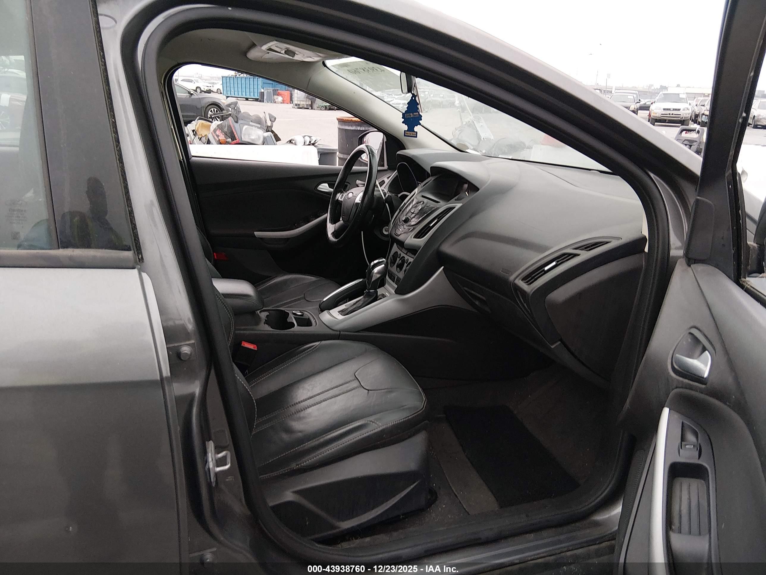 FORD FOCUS image 5