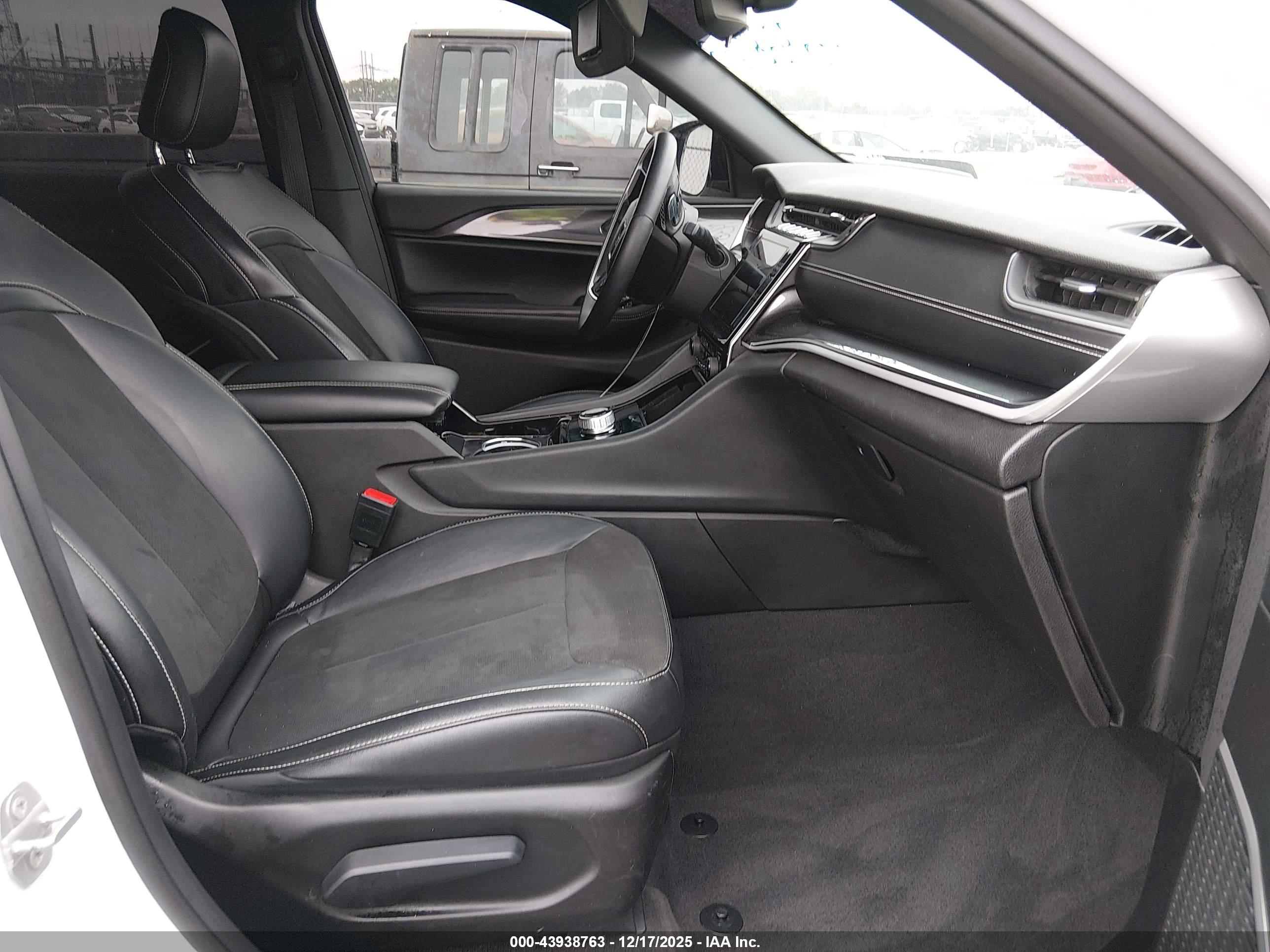JEEP GRAND image 5