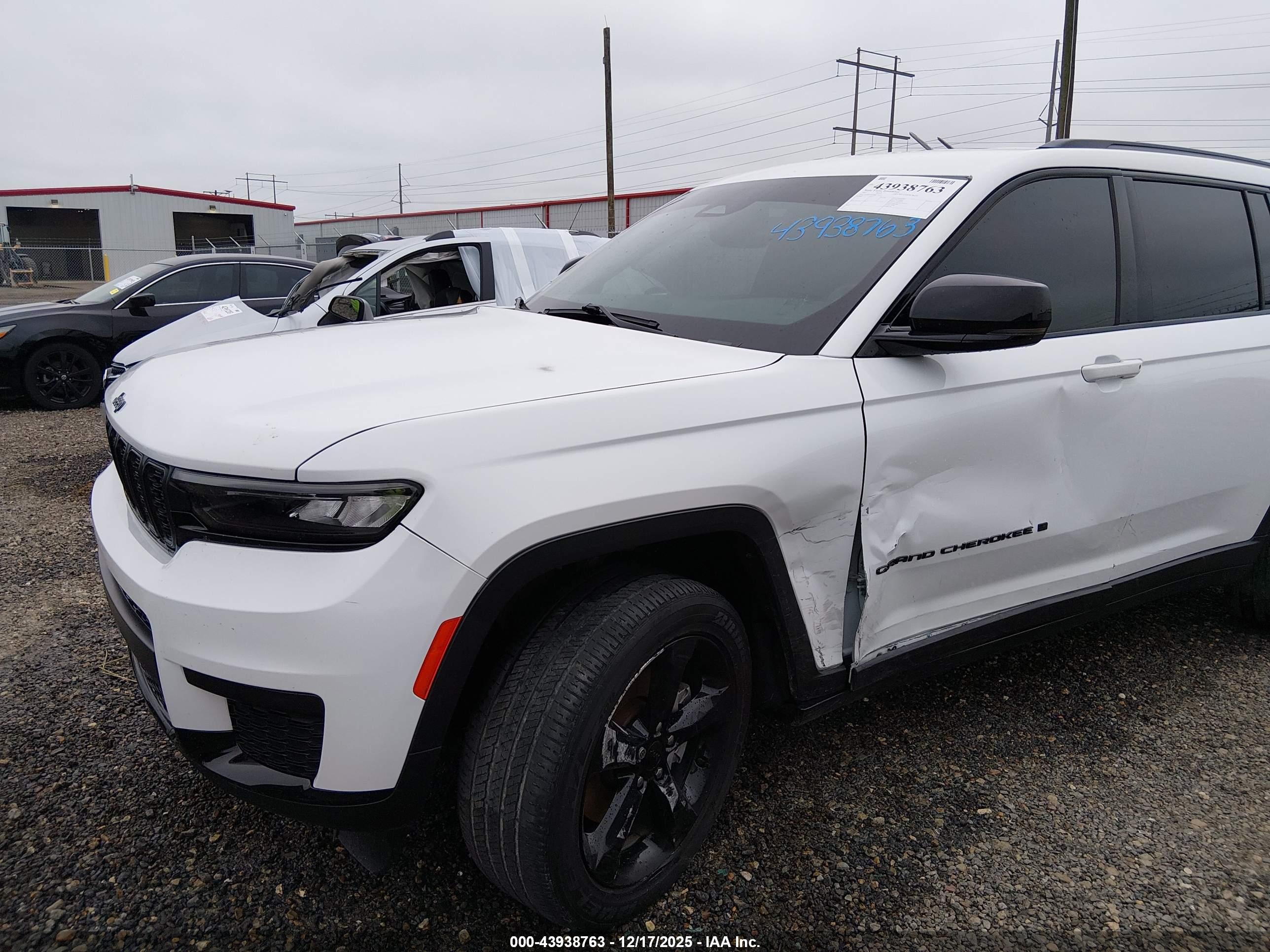 JEEP GRAND image 6