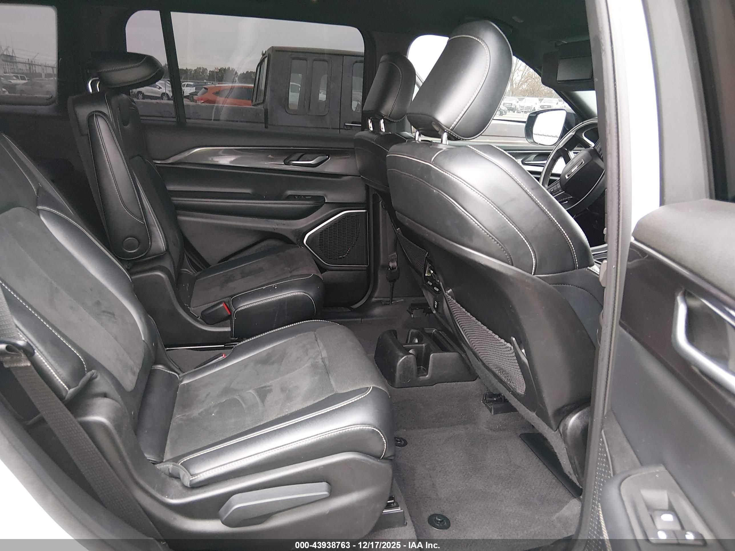 JEEP GRAND image 8