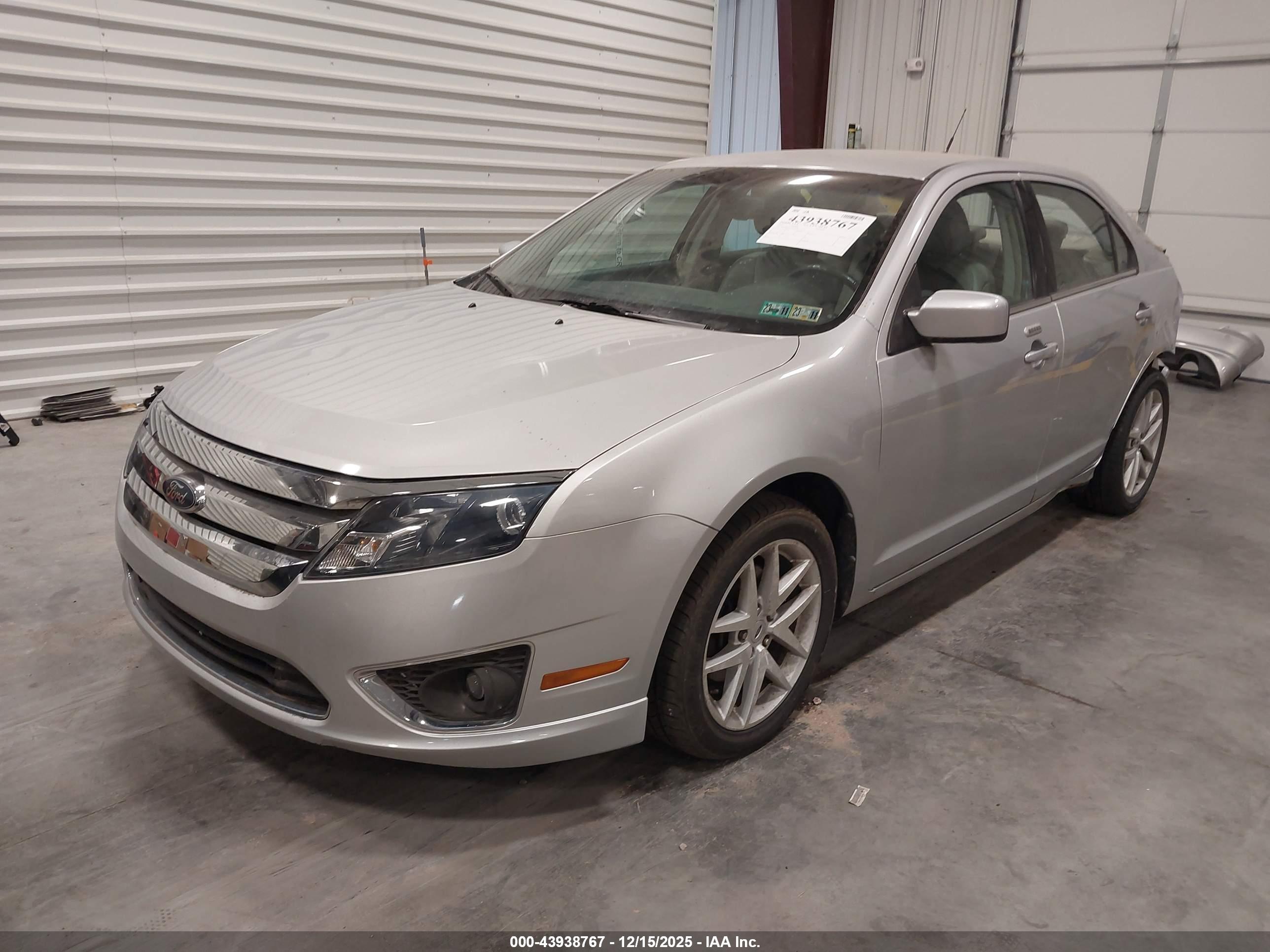 FORD FUSION image 2