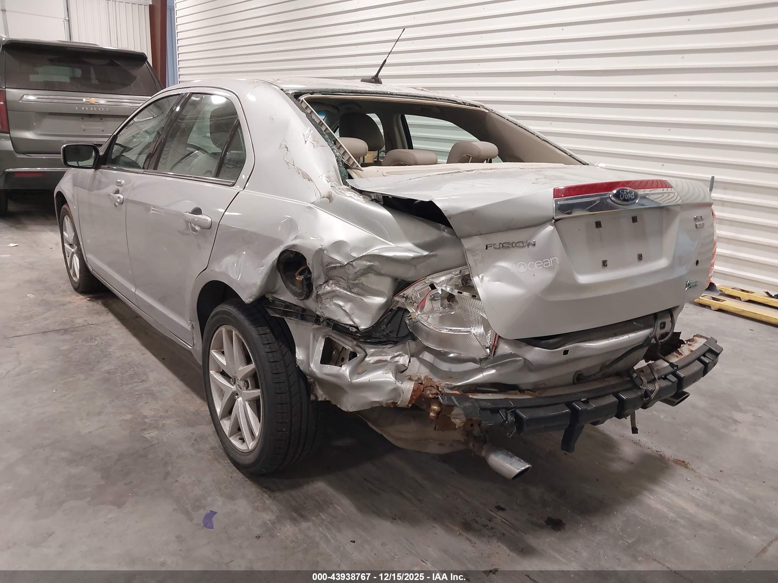 FORD FUSION image 3