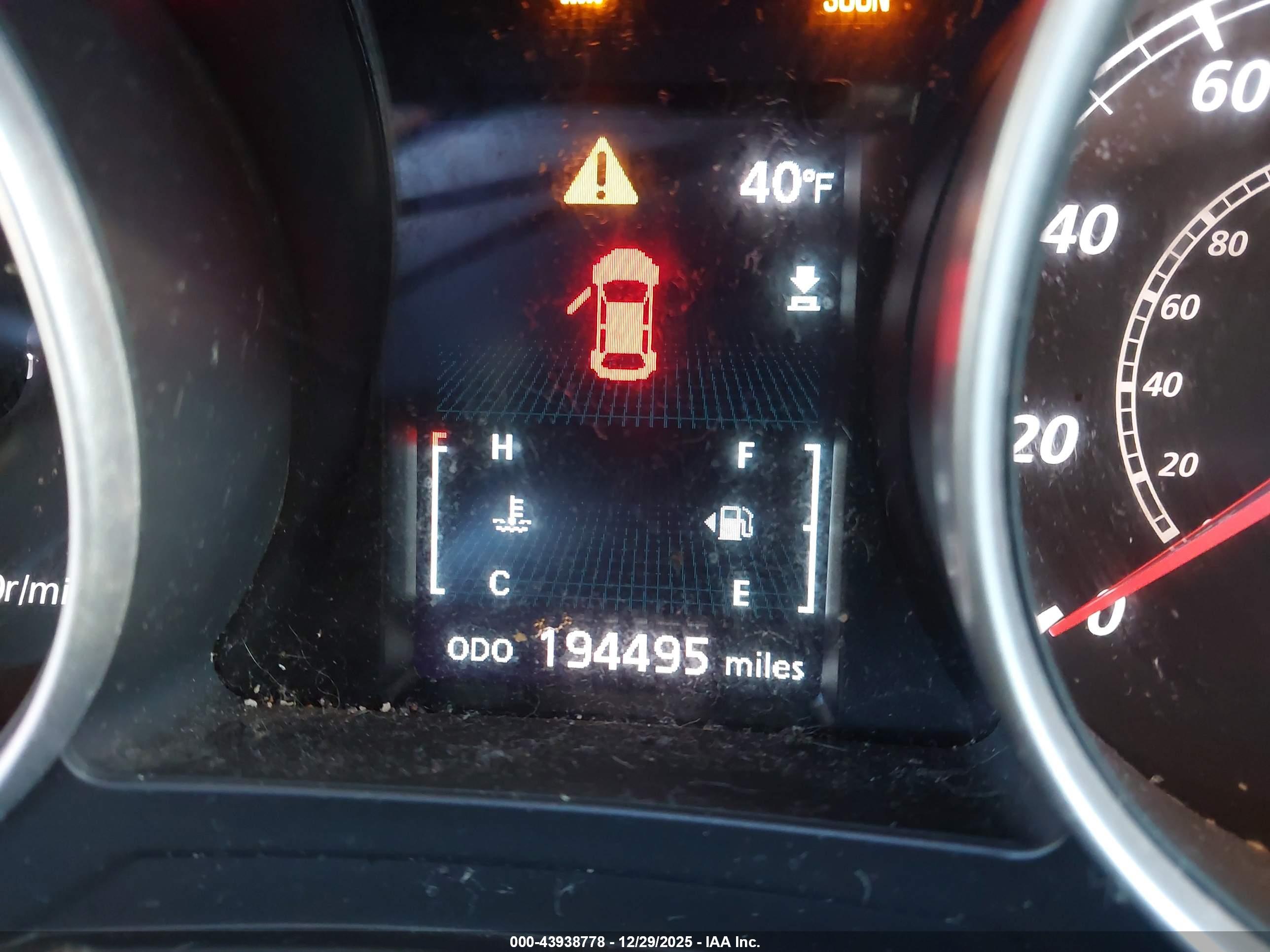 MITSUBISHI OUTLANDER image 7
