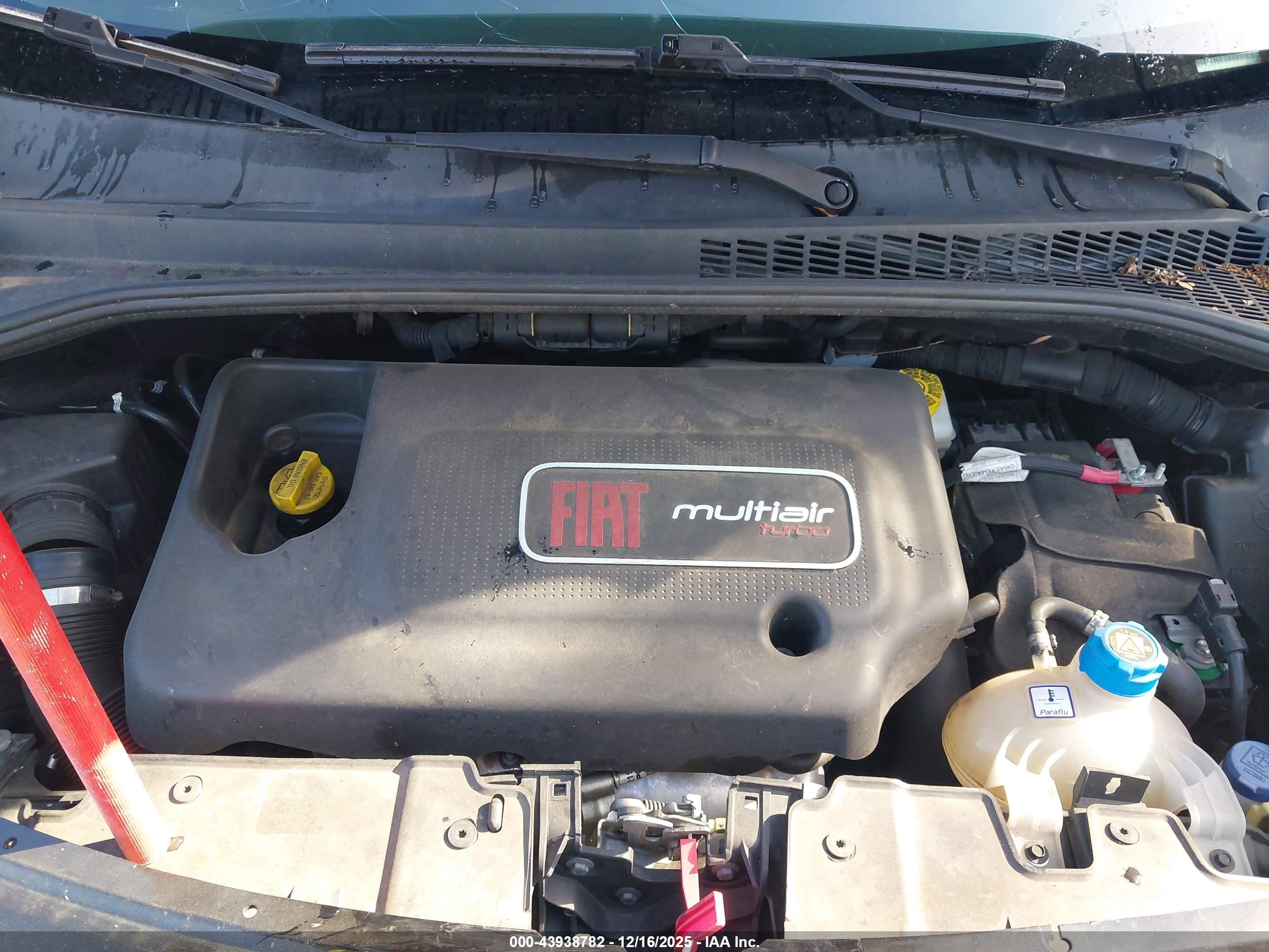 FIAT 500L image 10