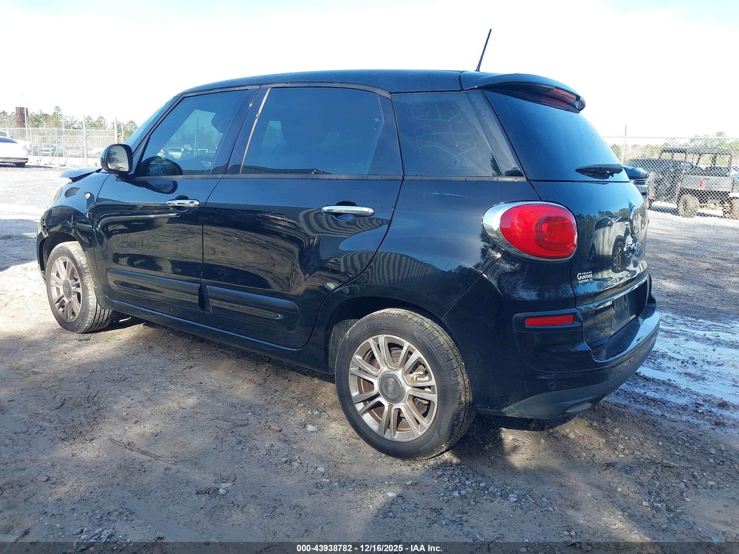 FIAT 500L image 3