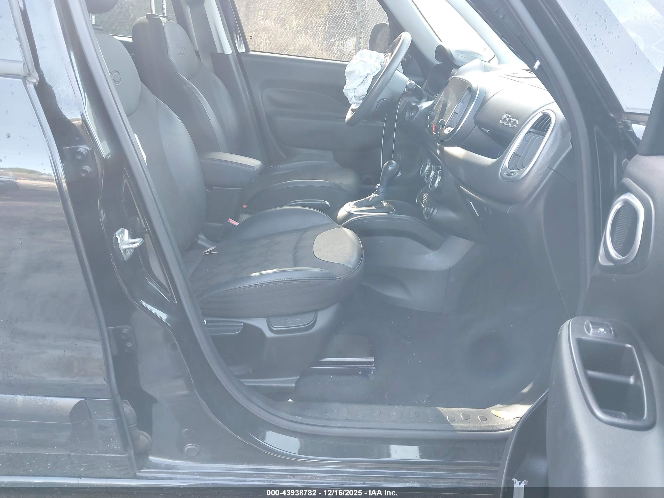 FIAT 500L image 5