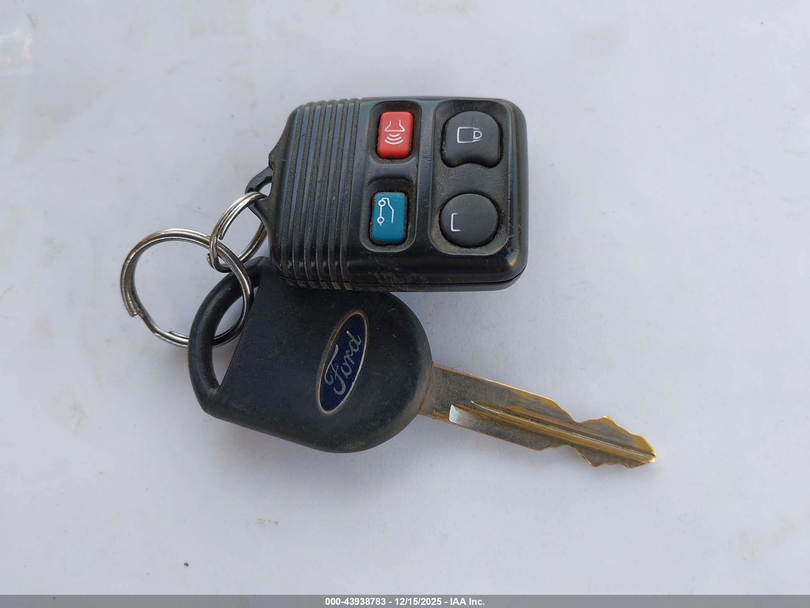 FORD EXPLORER image 11