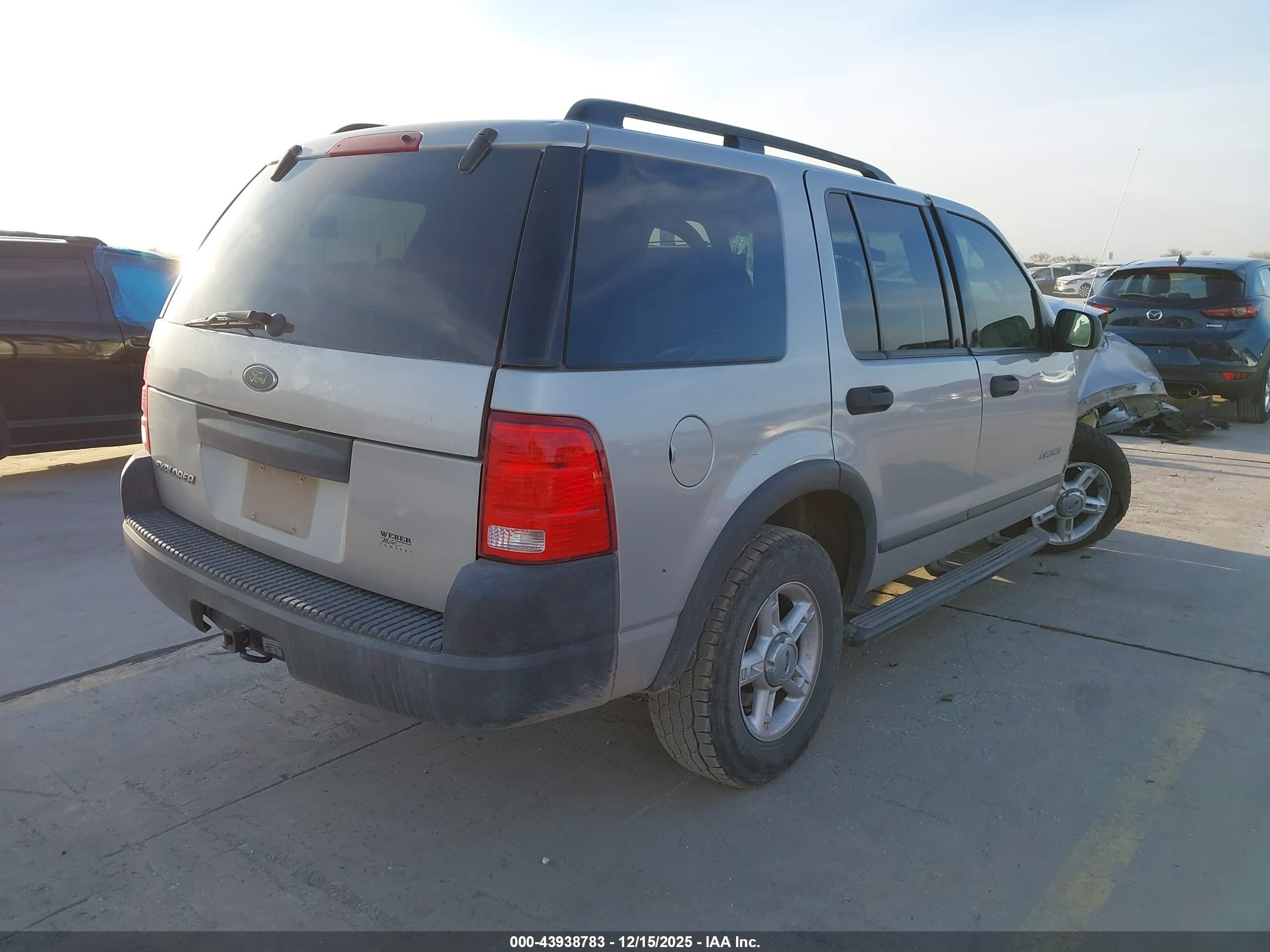 FORD EXPLORER image 4