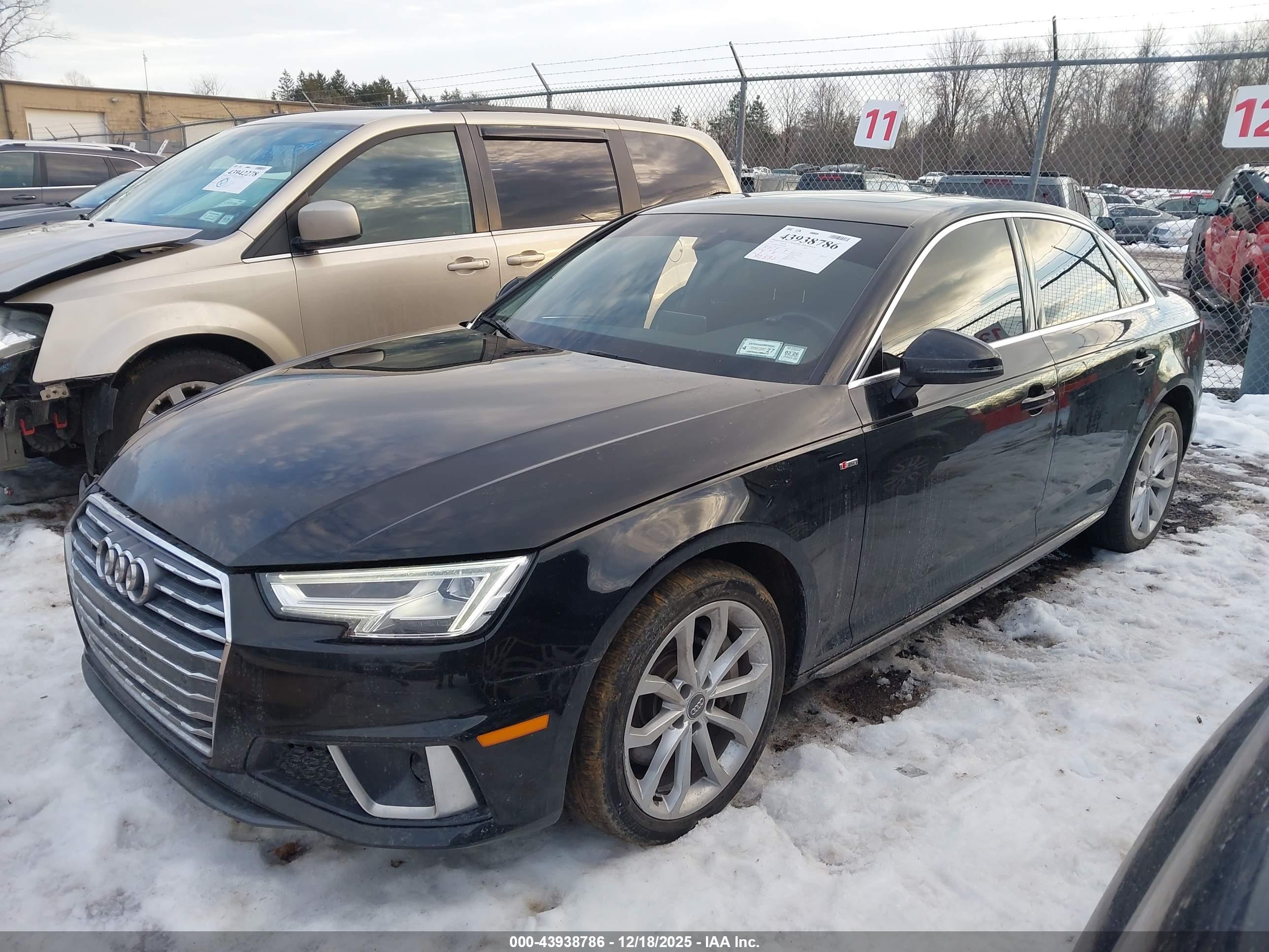 AUDI A4 image 2