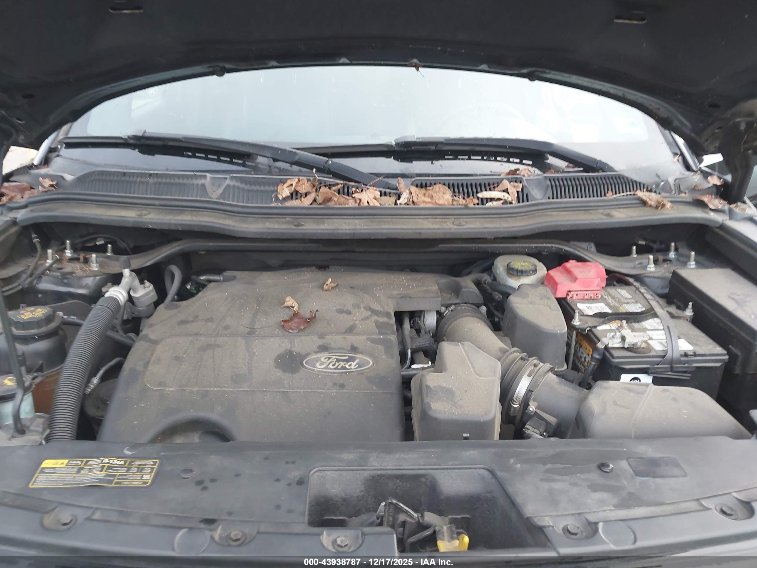 FORD EXPLORER image 10