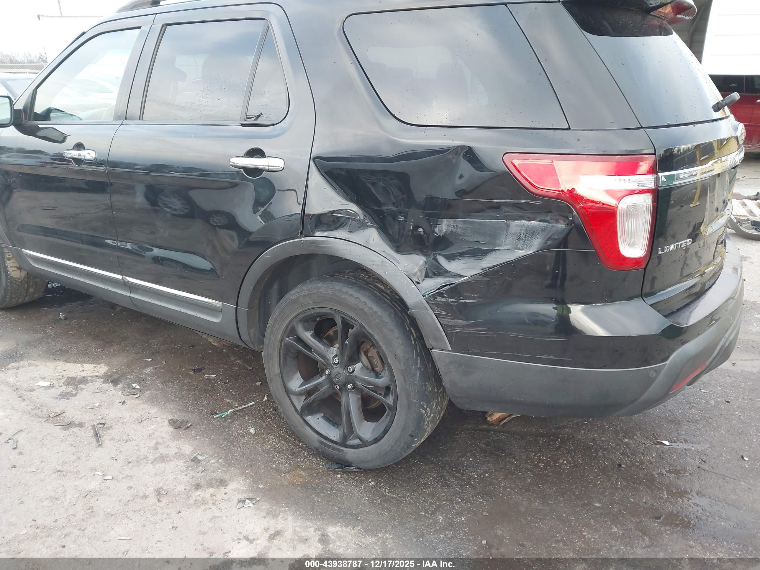 FORD EXPLORER image 6