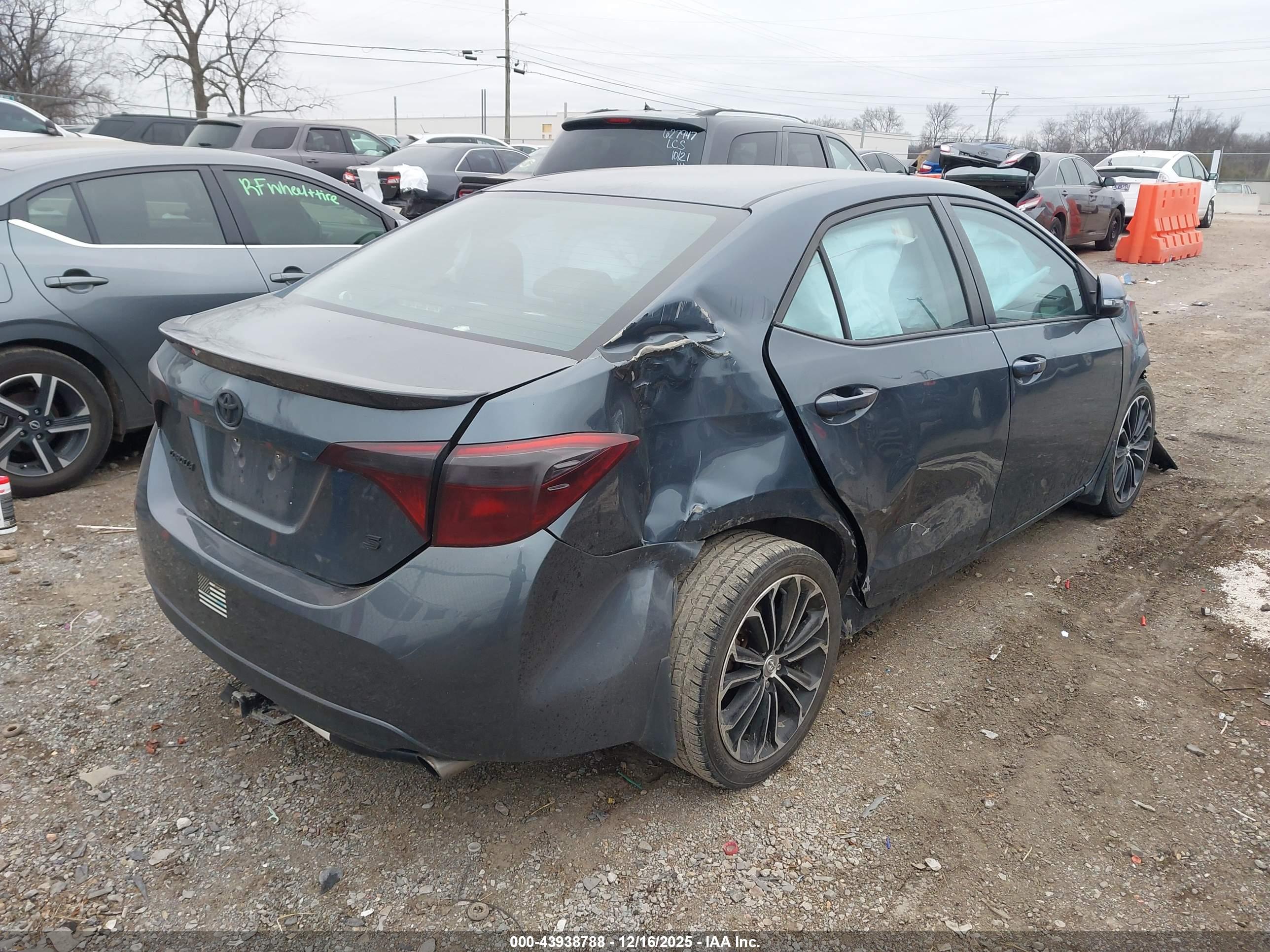 TOYOTA COROLLA image 4