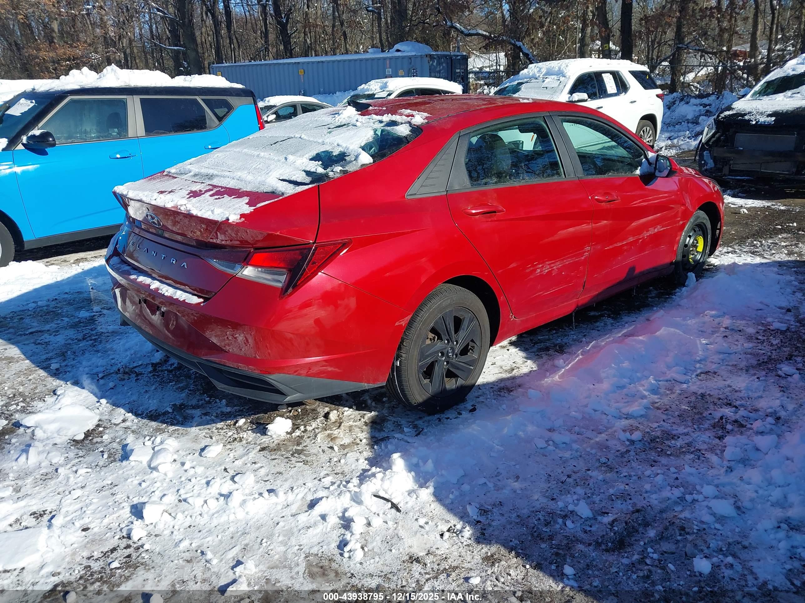 HYUNDAI ELANTRA image 4