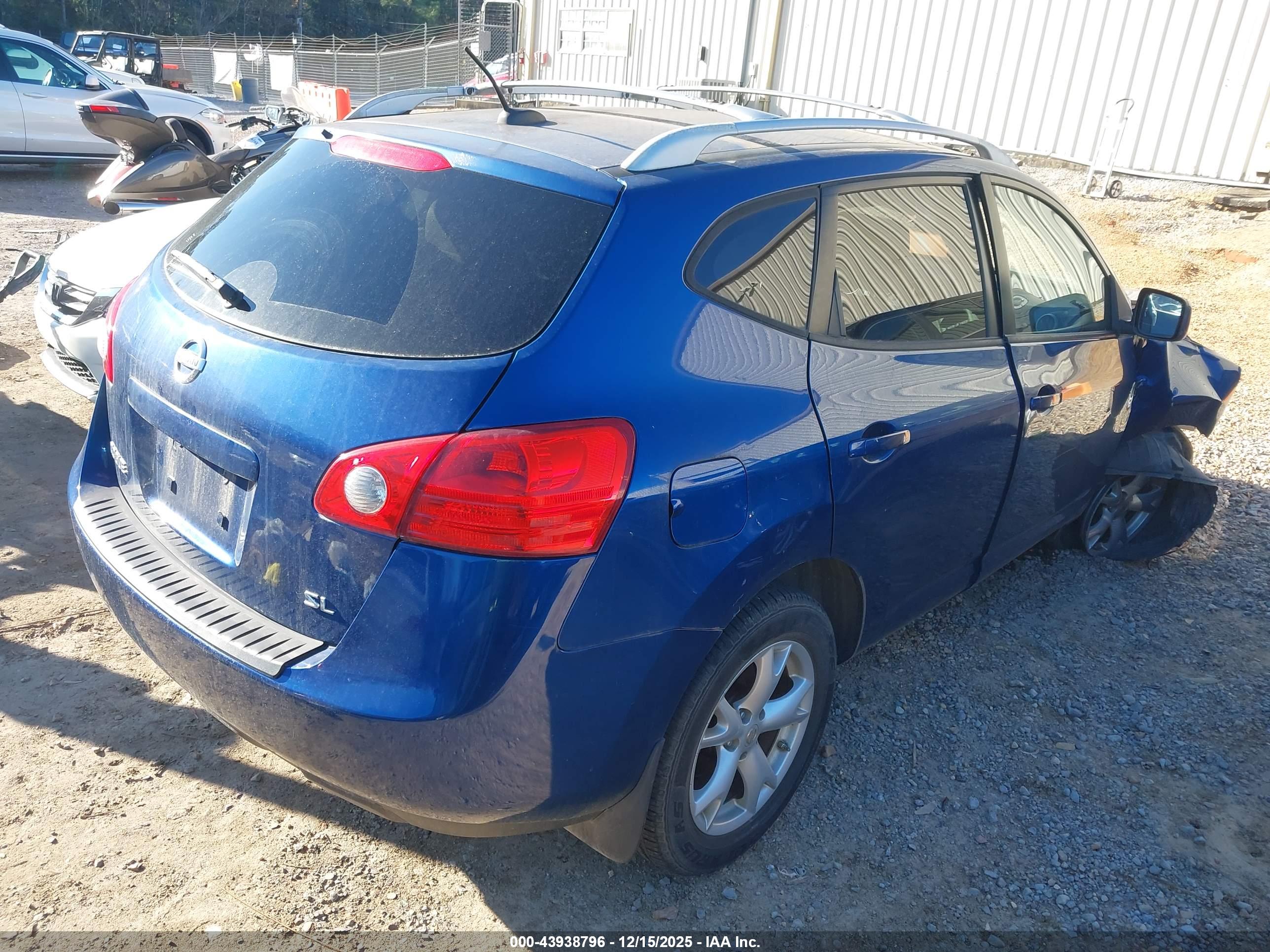NISSAN ROGUE image 4